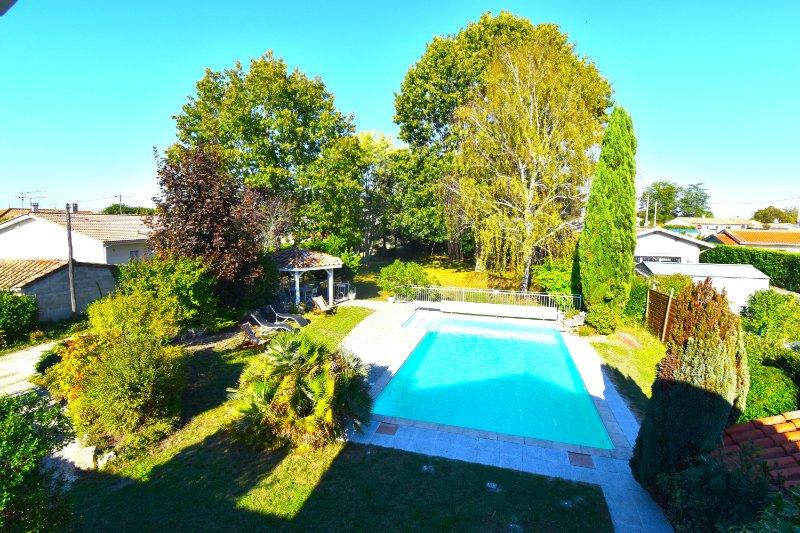 Photo 11 of the listing.