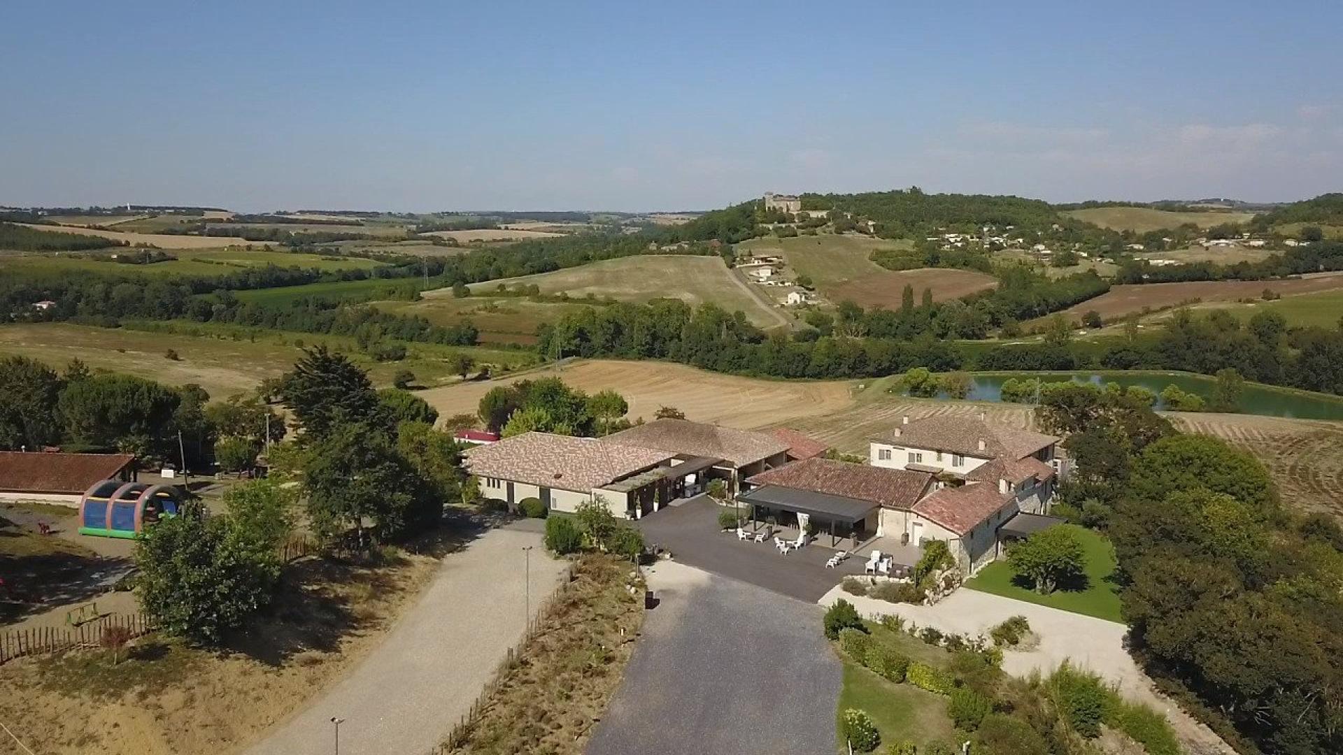 Photo 13 of the listing.