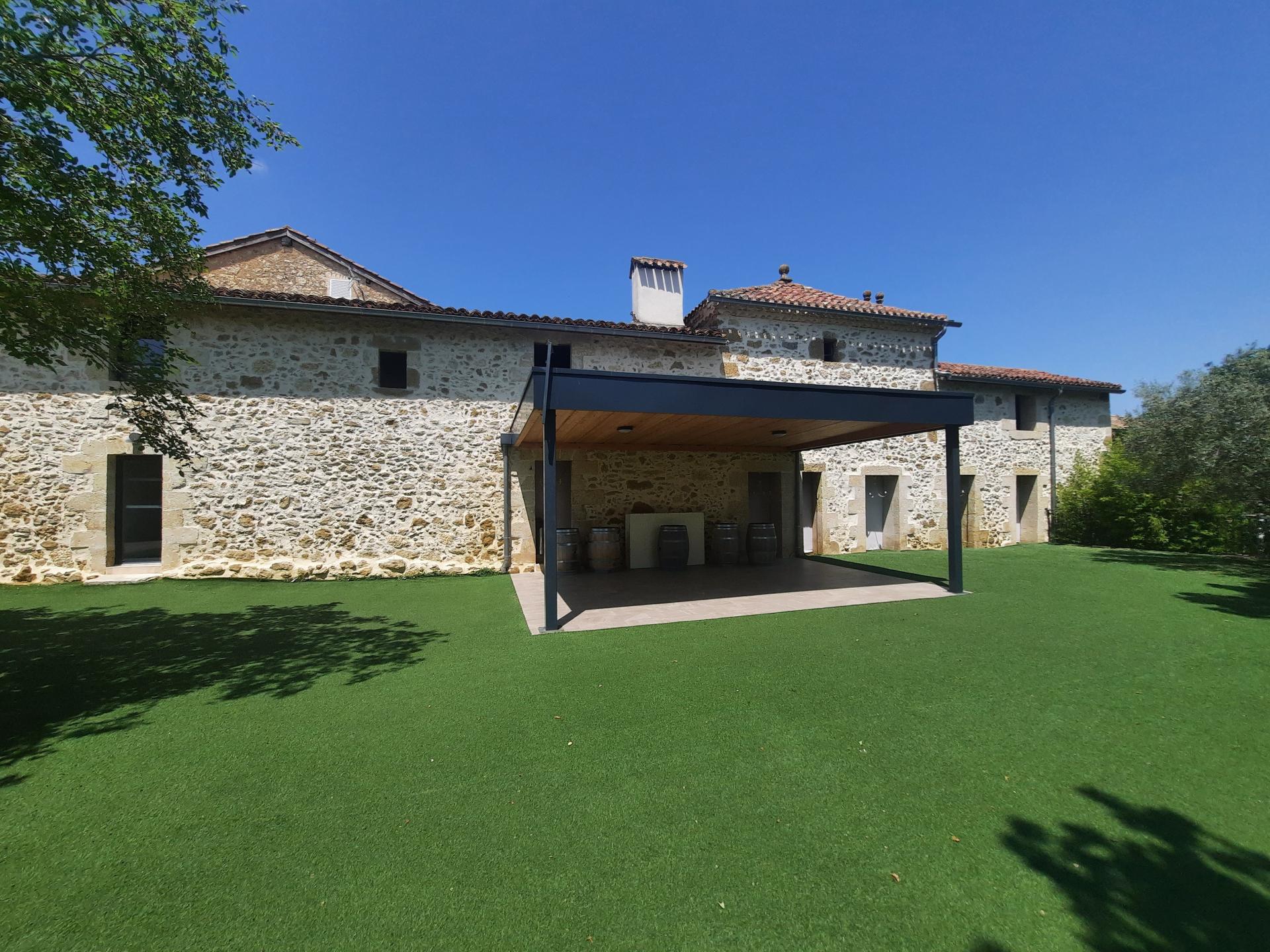 Photo 11 of the listing.