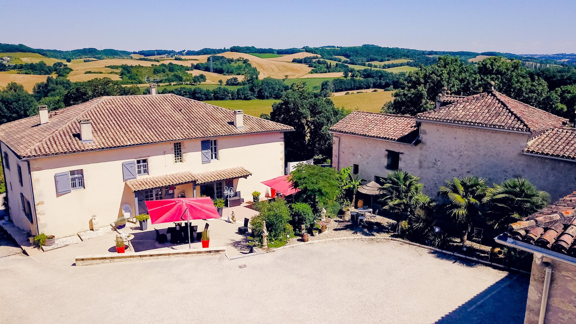 Photo 3 of the listing.