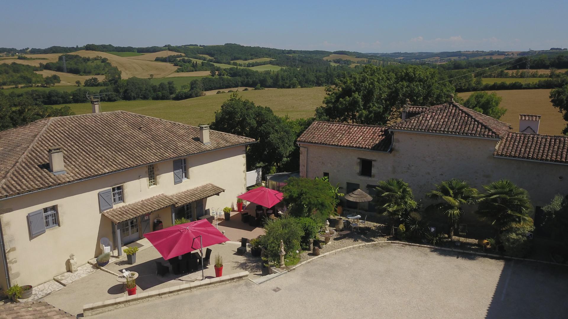 Photo 5 of the listing.