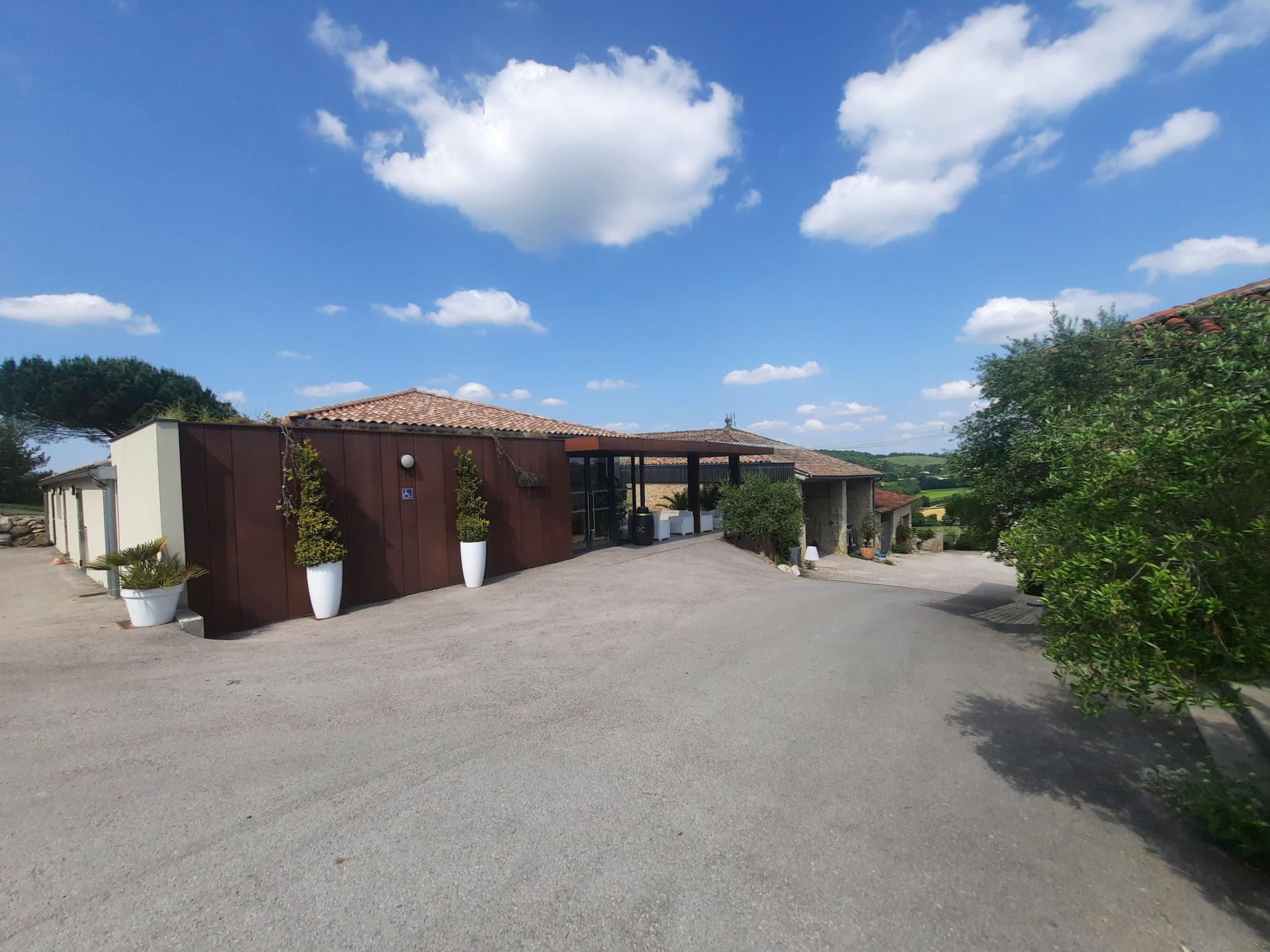 Photo 10 of the listing.