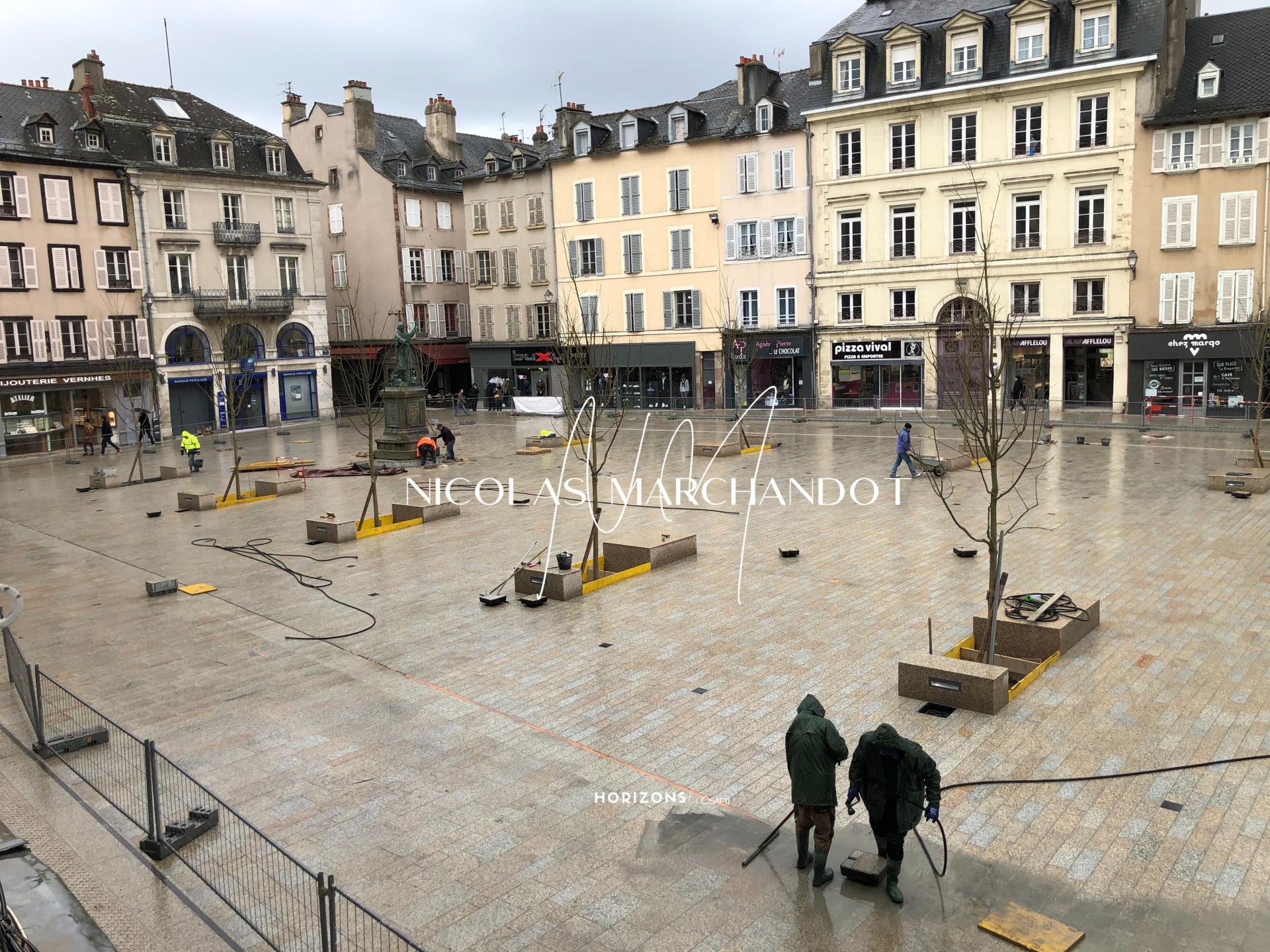 Photo 2 of the listing.