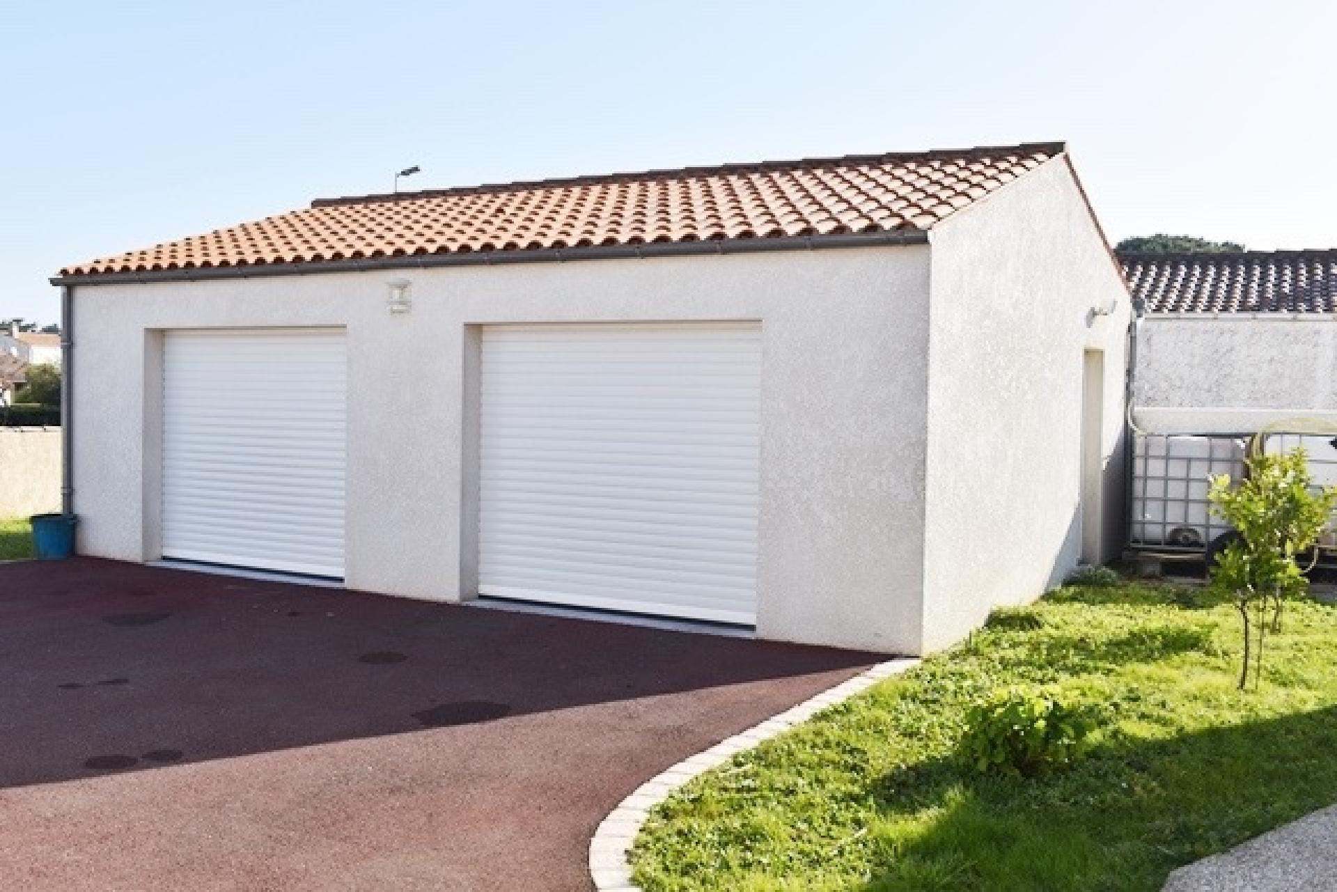 Photo 3 of the listing.