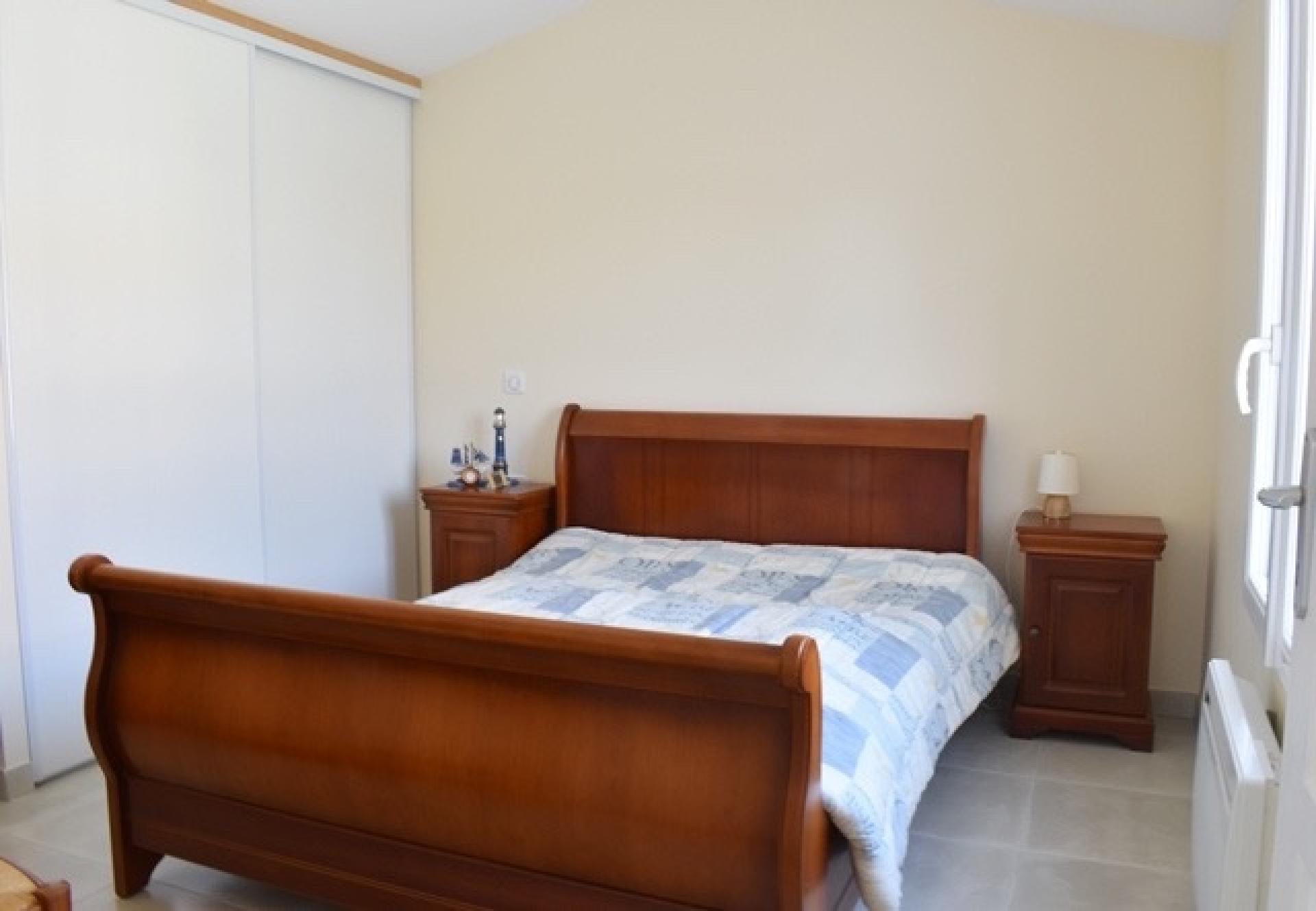 Photo 8 of the listing.