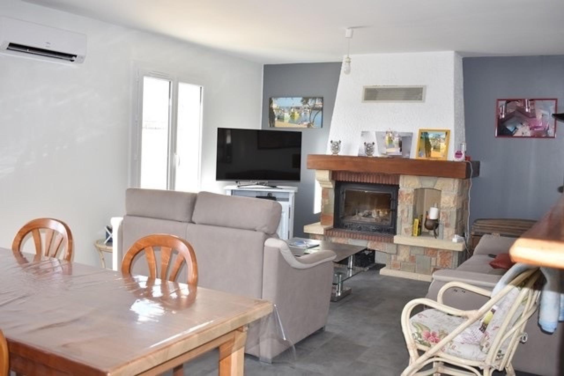 Photo 7 of the listing.