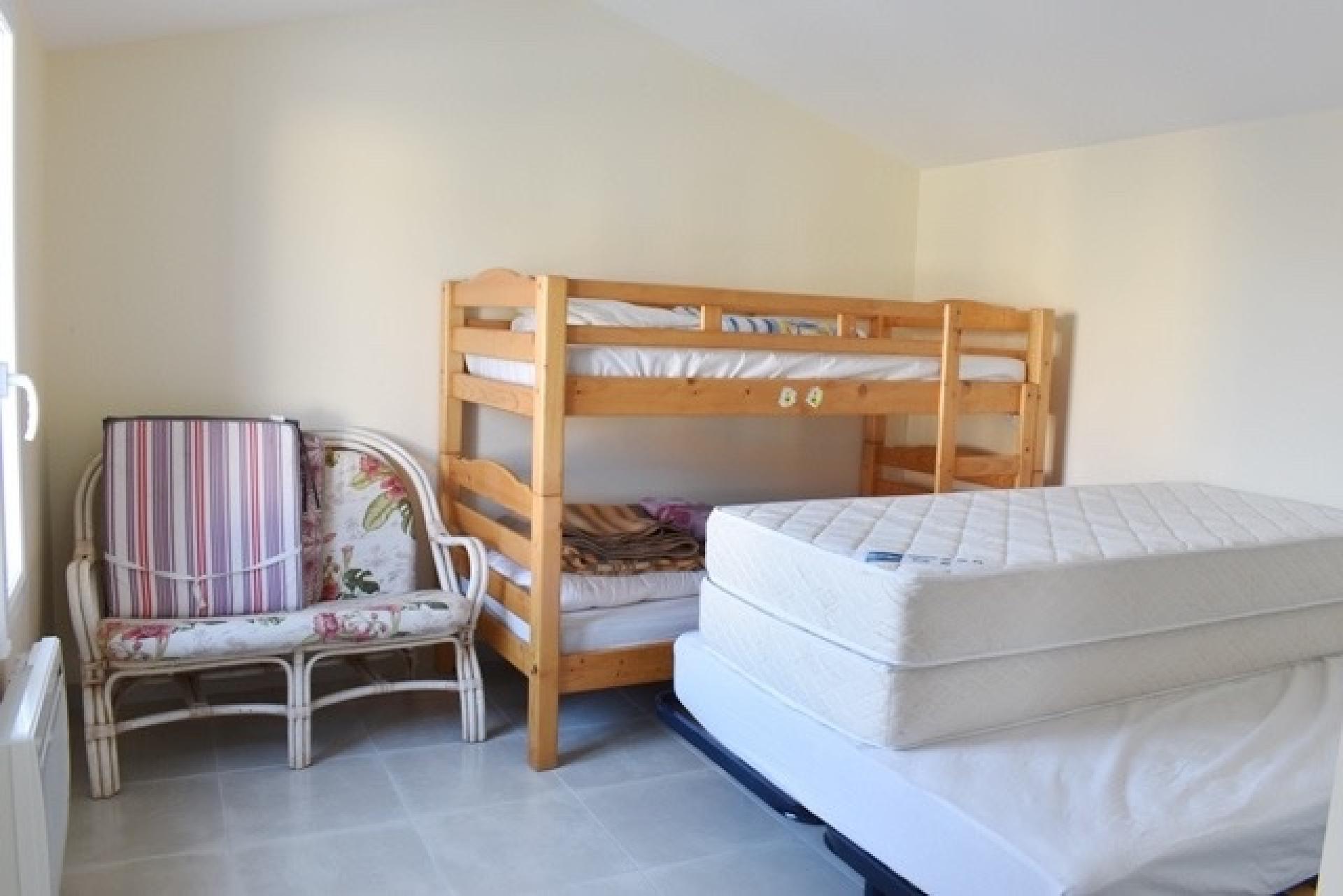 Photo 11 of the listing.