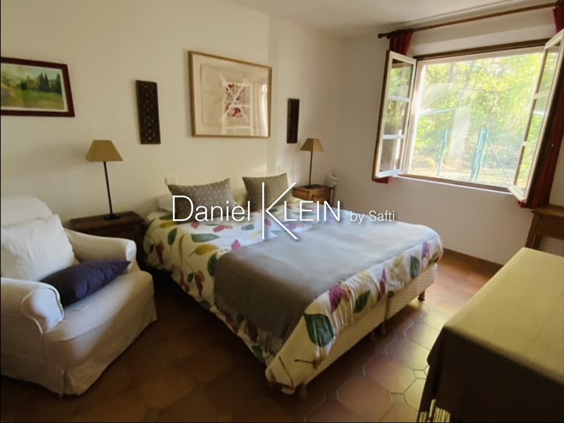 Photo 5 of the listing.