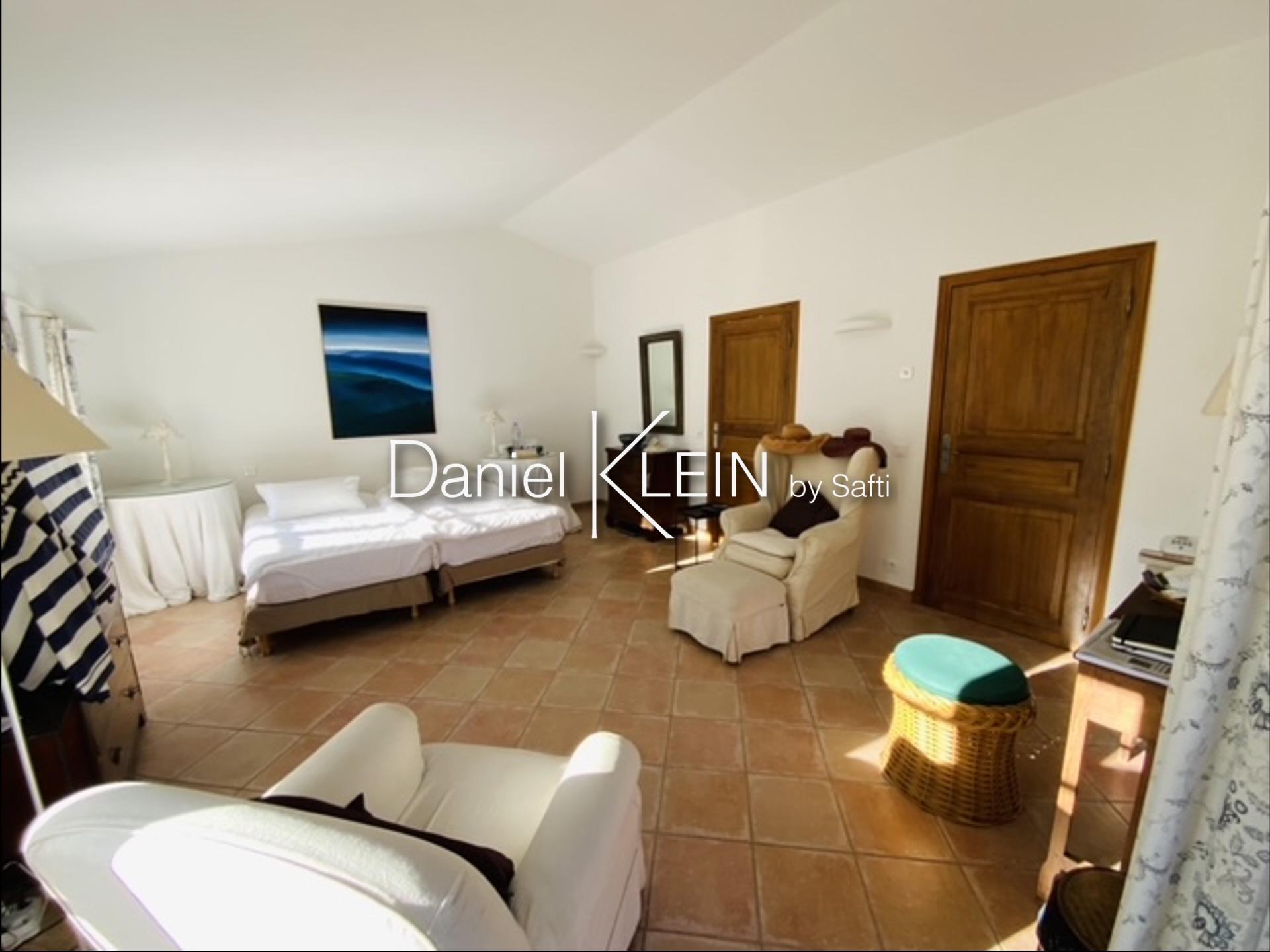 Photo 10 of the listing.