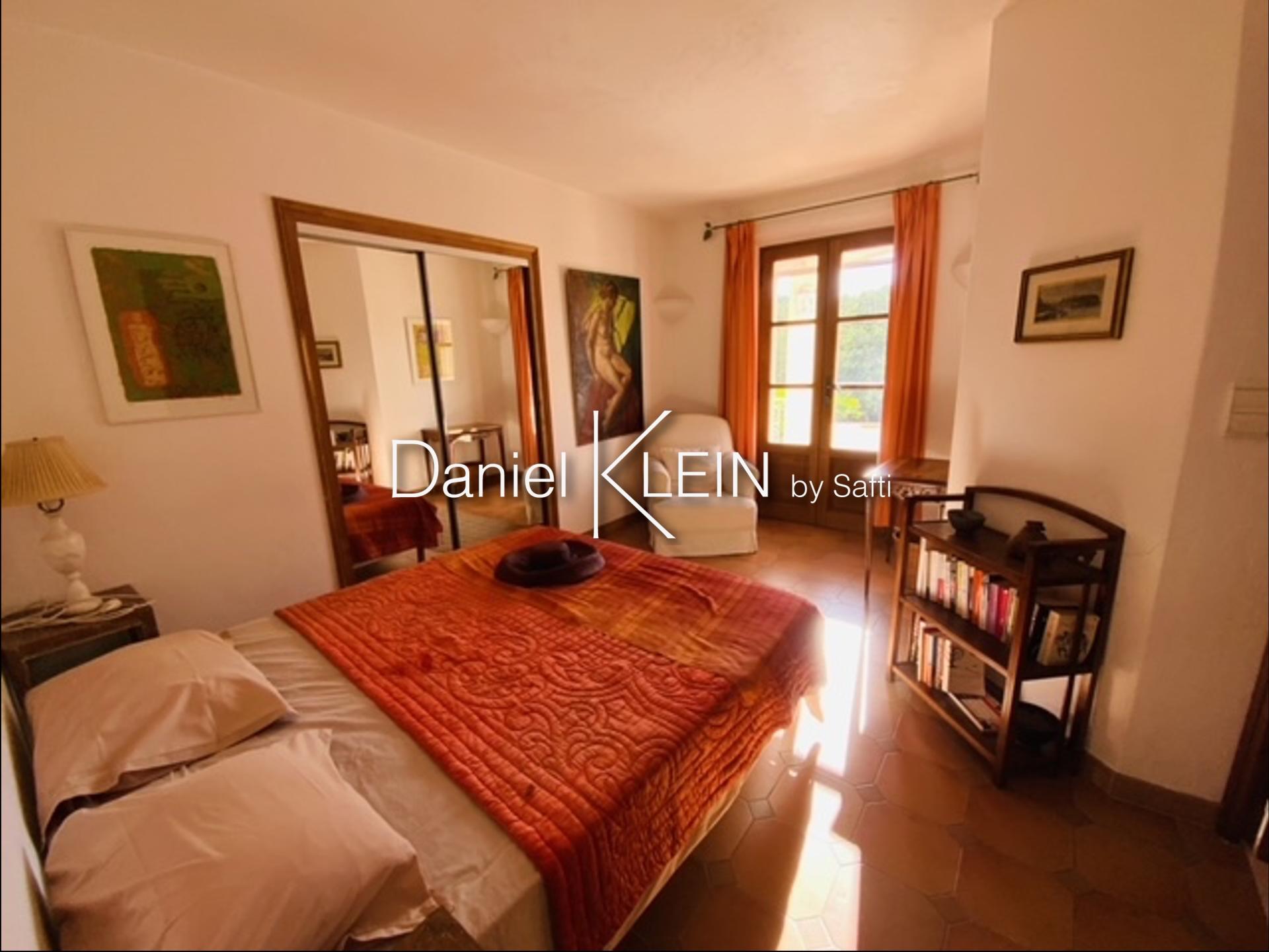 Photo 6 of the listing.