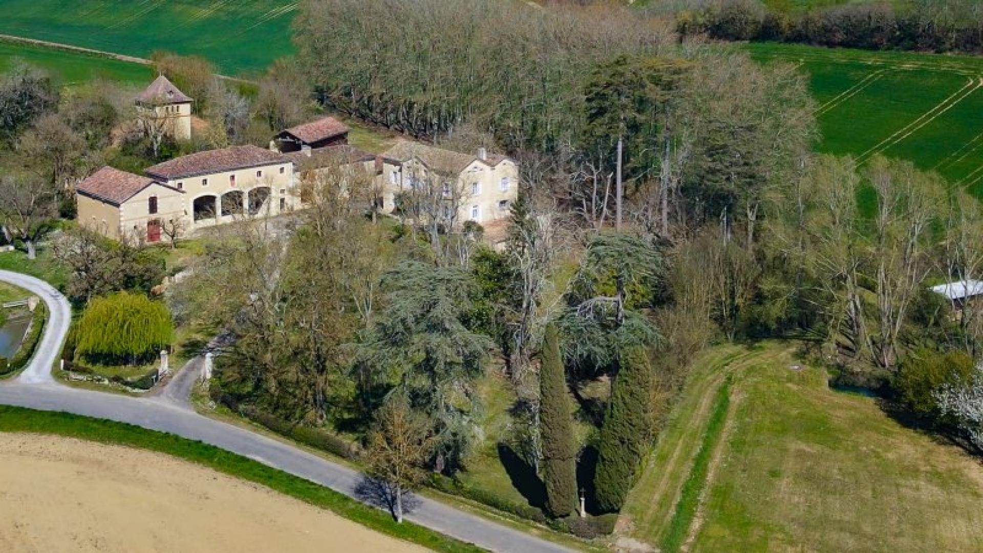 Photo 21 of the listing.