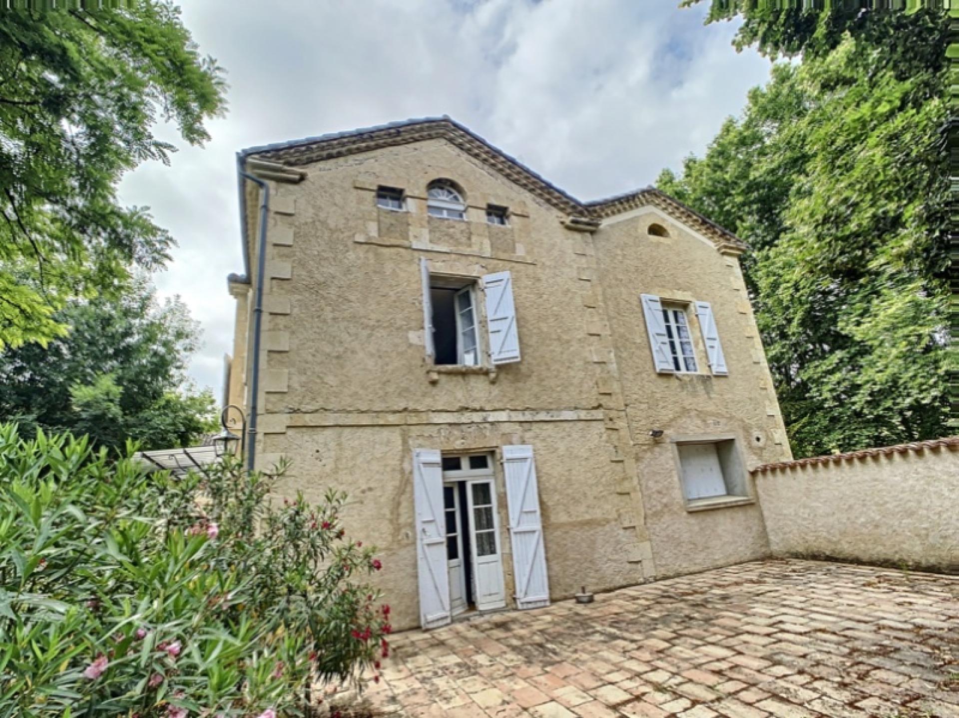 Photo 14 of the listing.