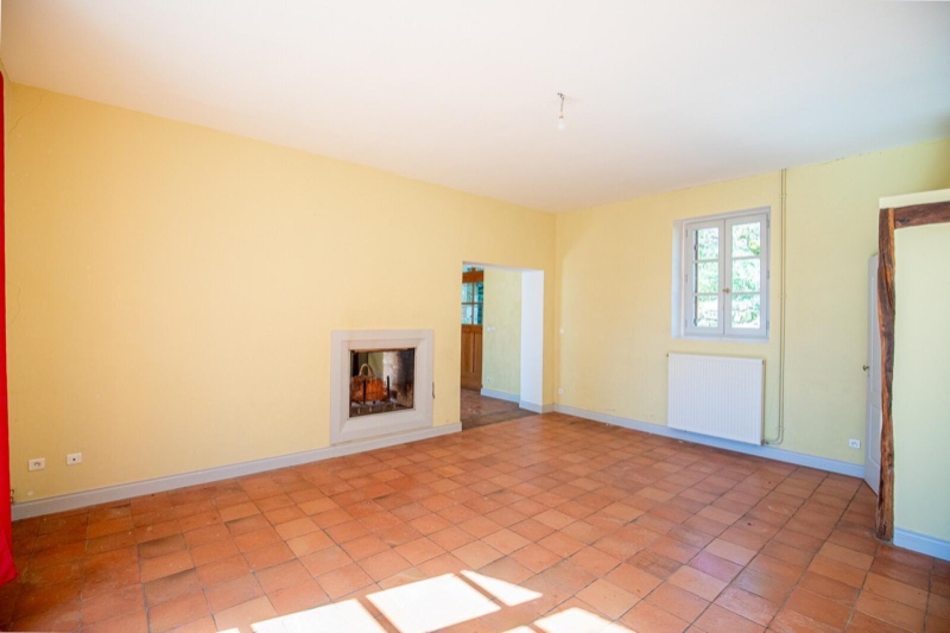 Photo 13 of the listing.