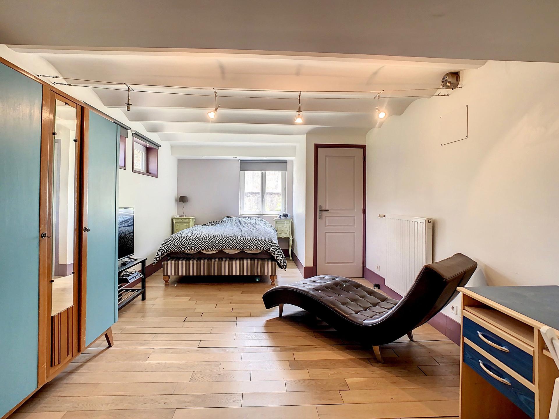 Photo 7 of the listing.