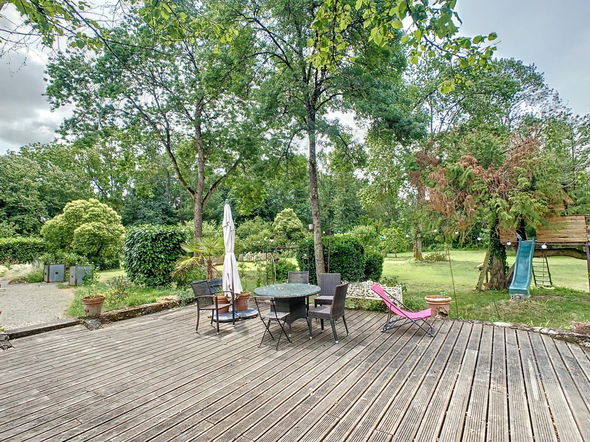 Photo 2 of the listing.