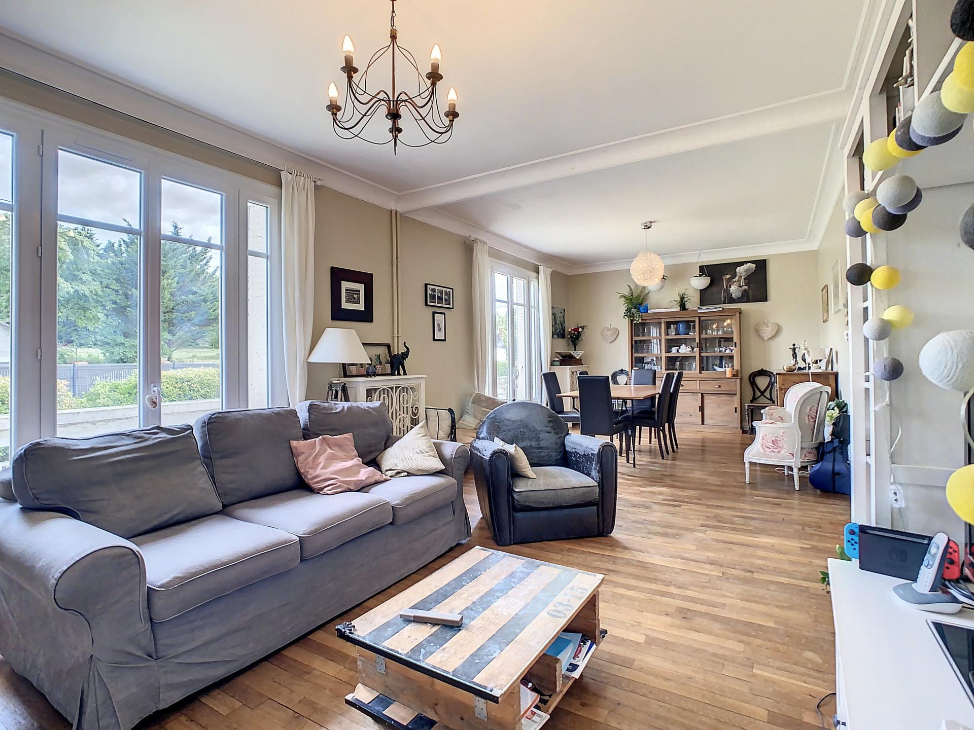 Photo 3 of the listing.