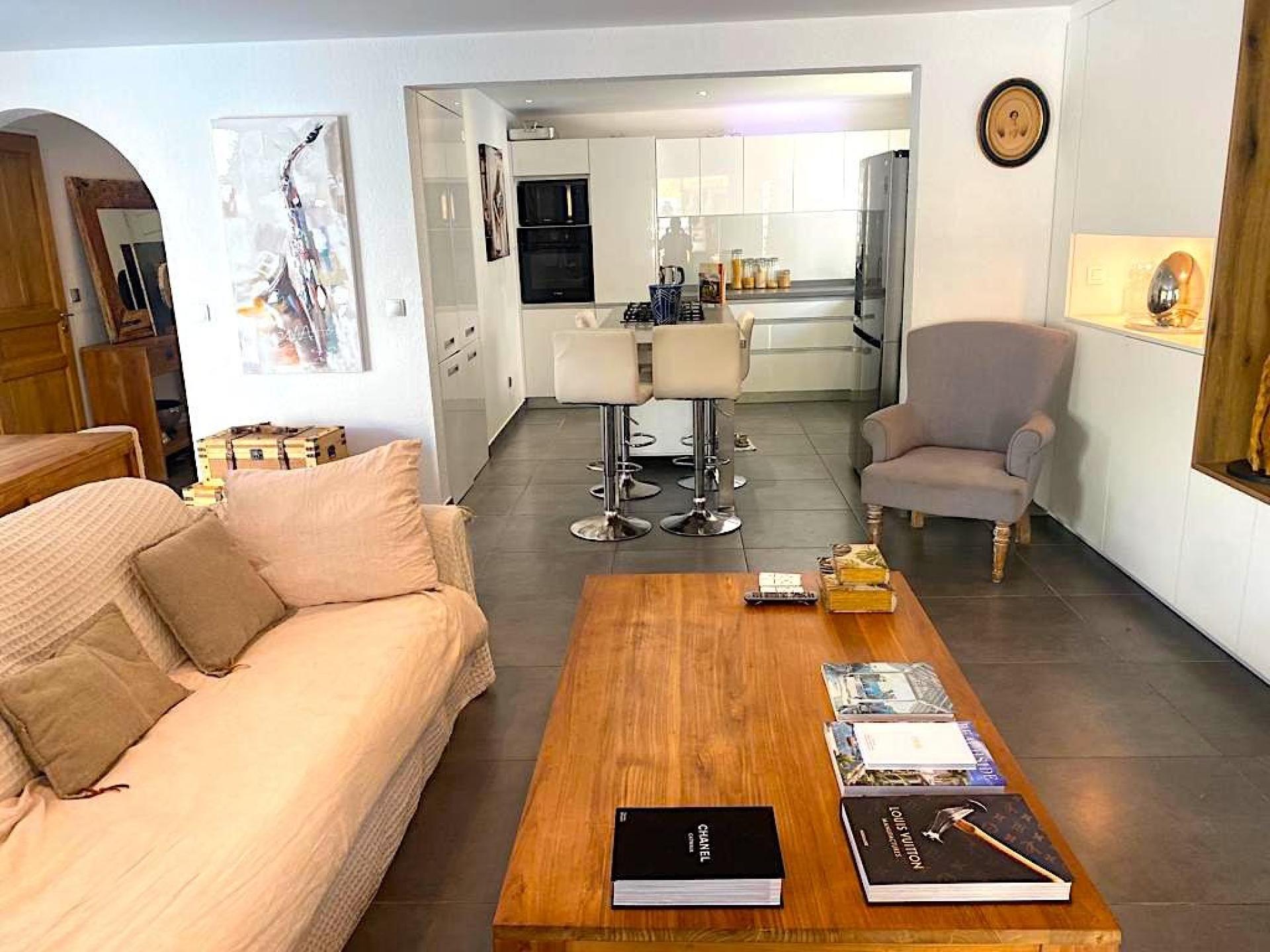 Photo 3 of the listing.