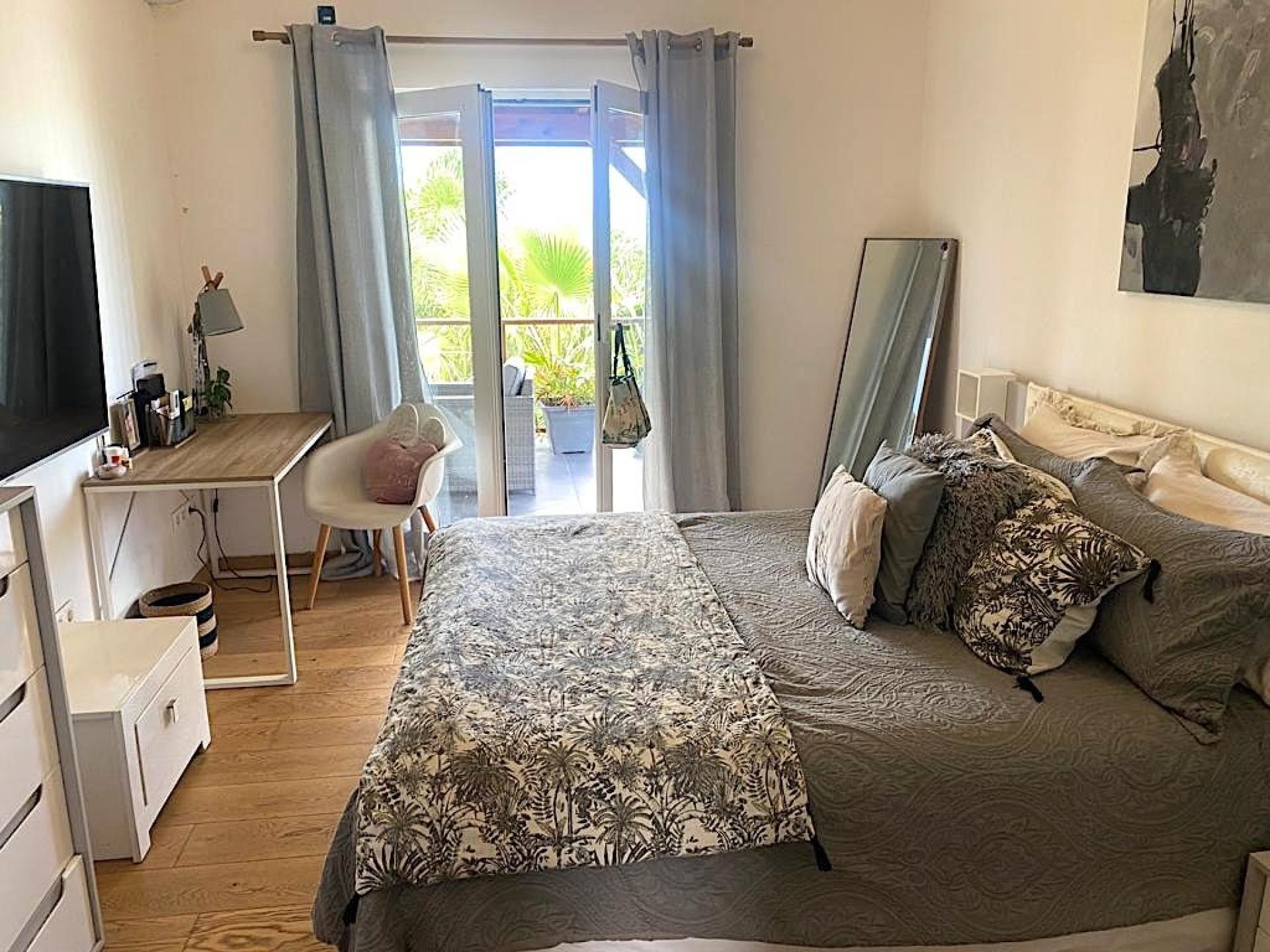 Photo 8 of the listing.