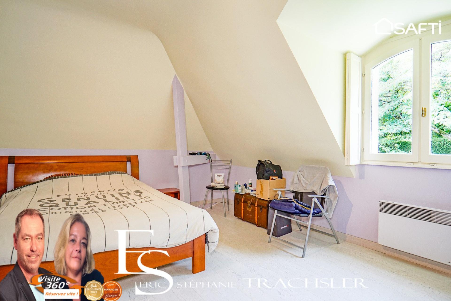 Photo 8 of the listing.