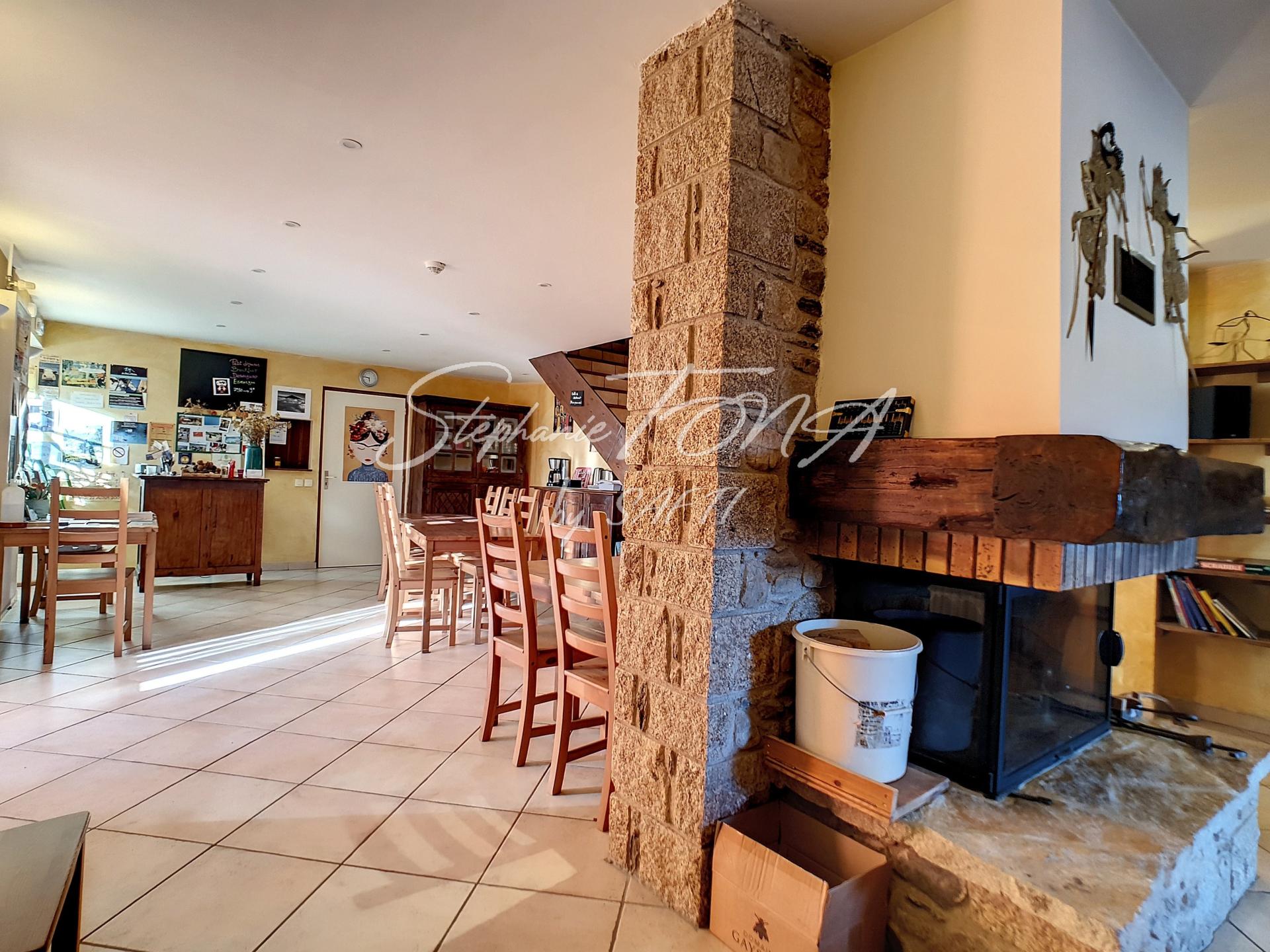 Photo 6 of the listing.