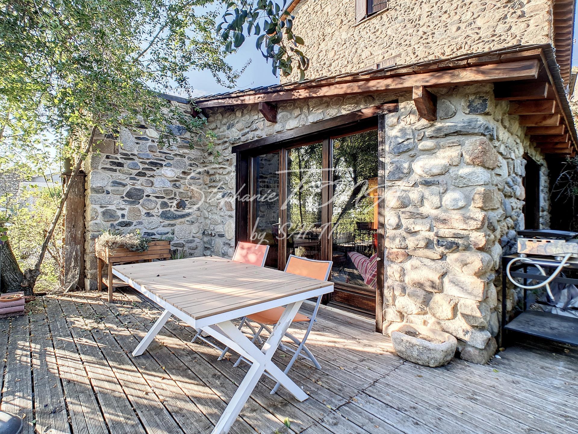 Photo 7 of the listing.