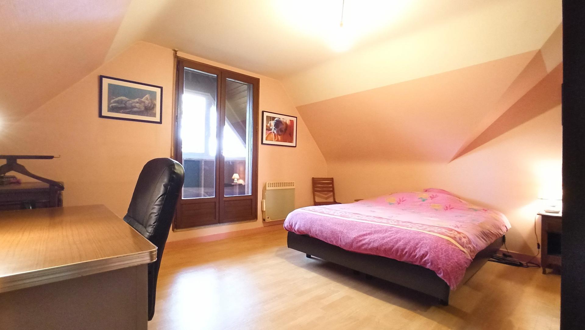 Photo 7 of the listing.