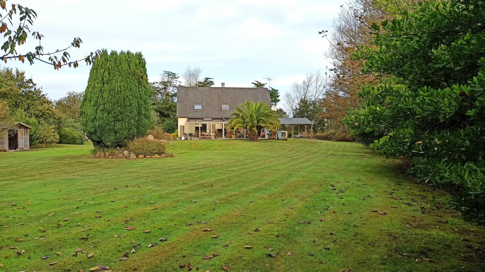 Photo 2 of the listing.