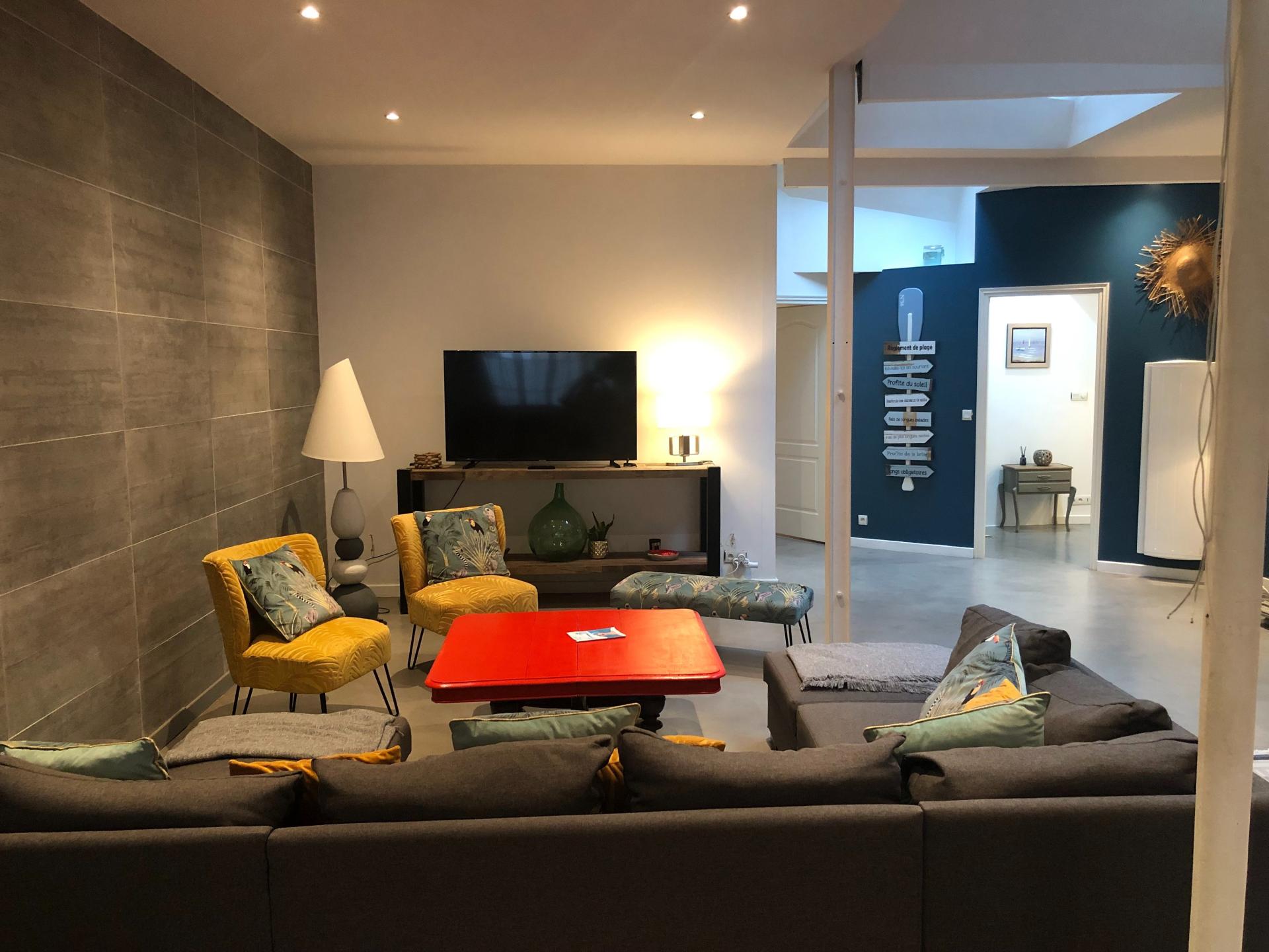 Photo 5 of the listing.