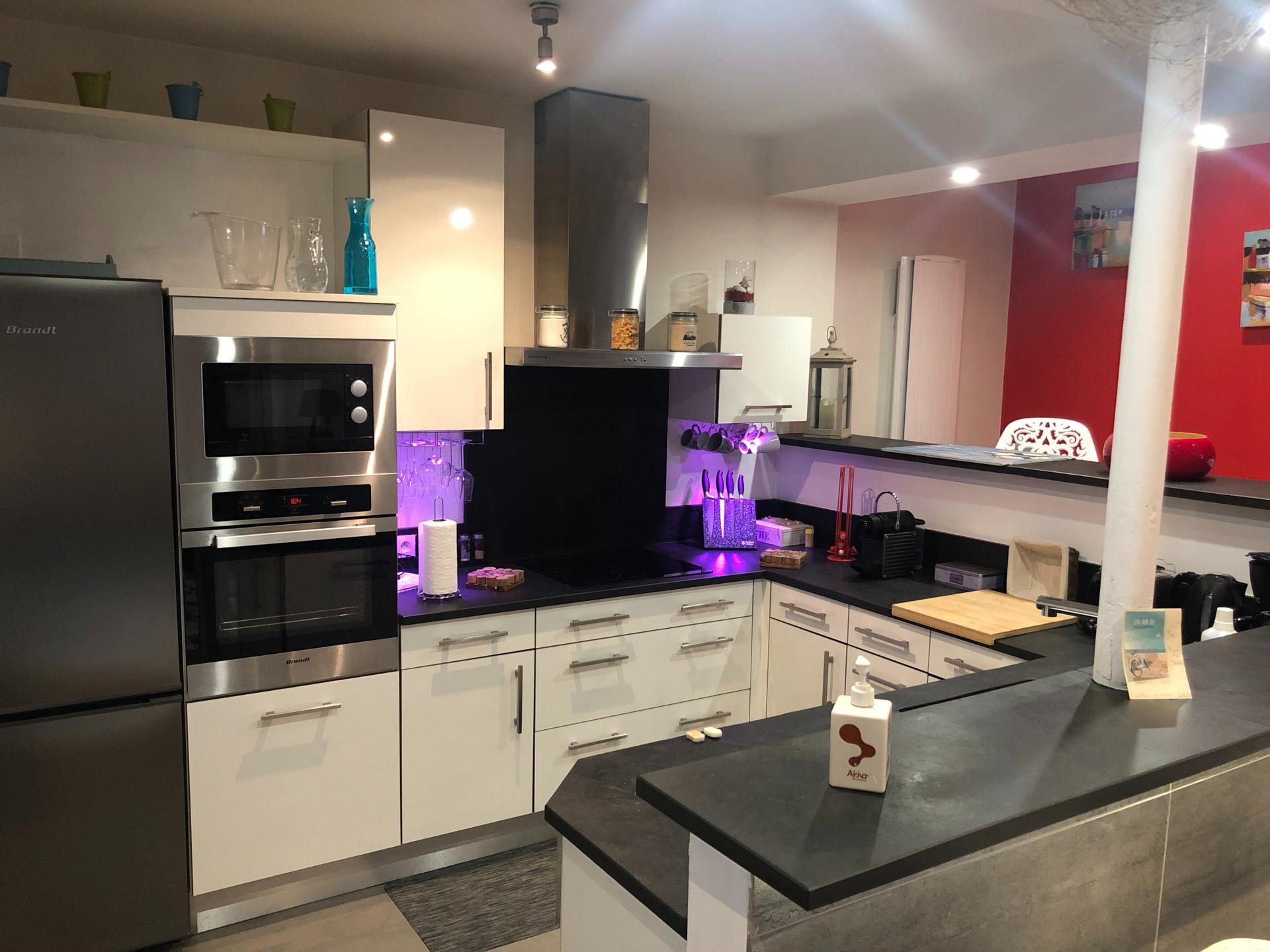 Photo 11 of the listing.