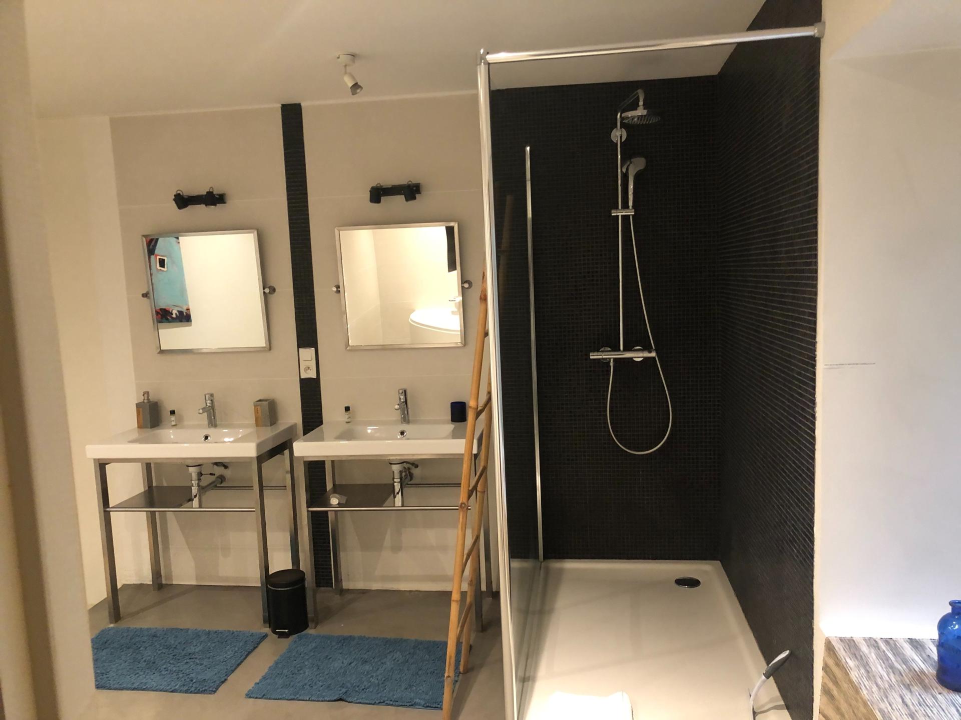 Photo 20 of the listing.