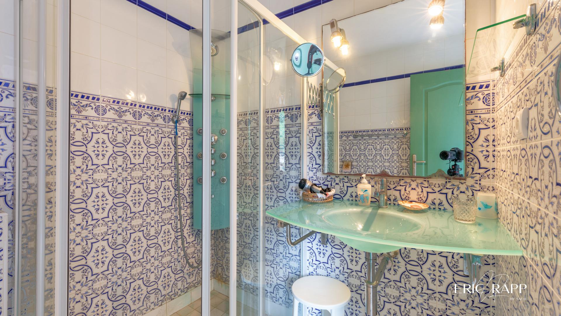 Photo 13 of the listing.