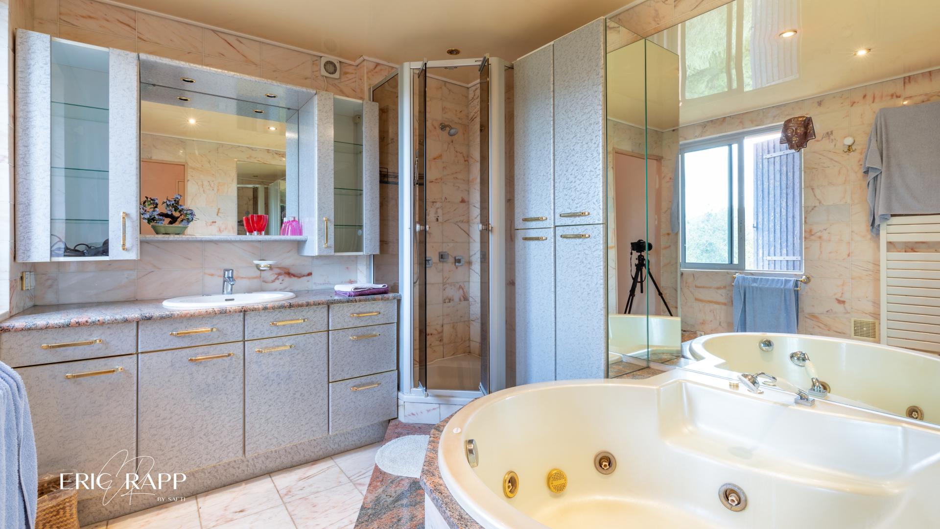 Photo 10 of the listing.