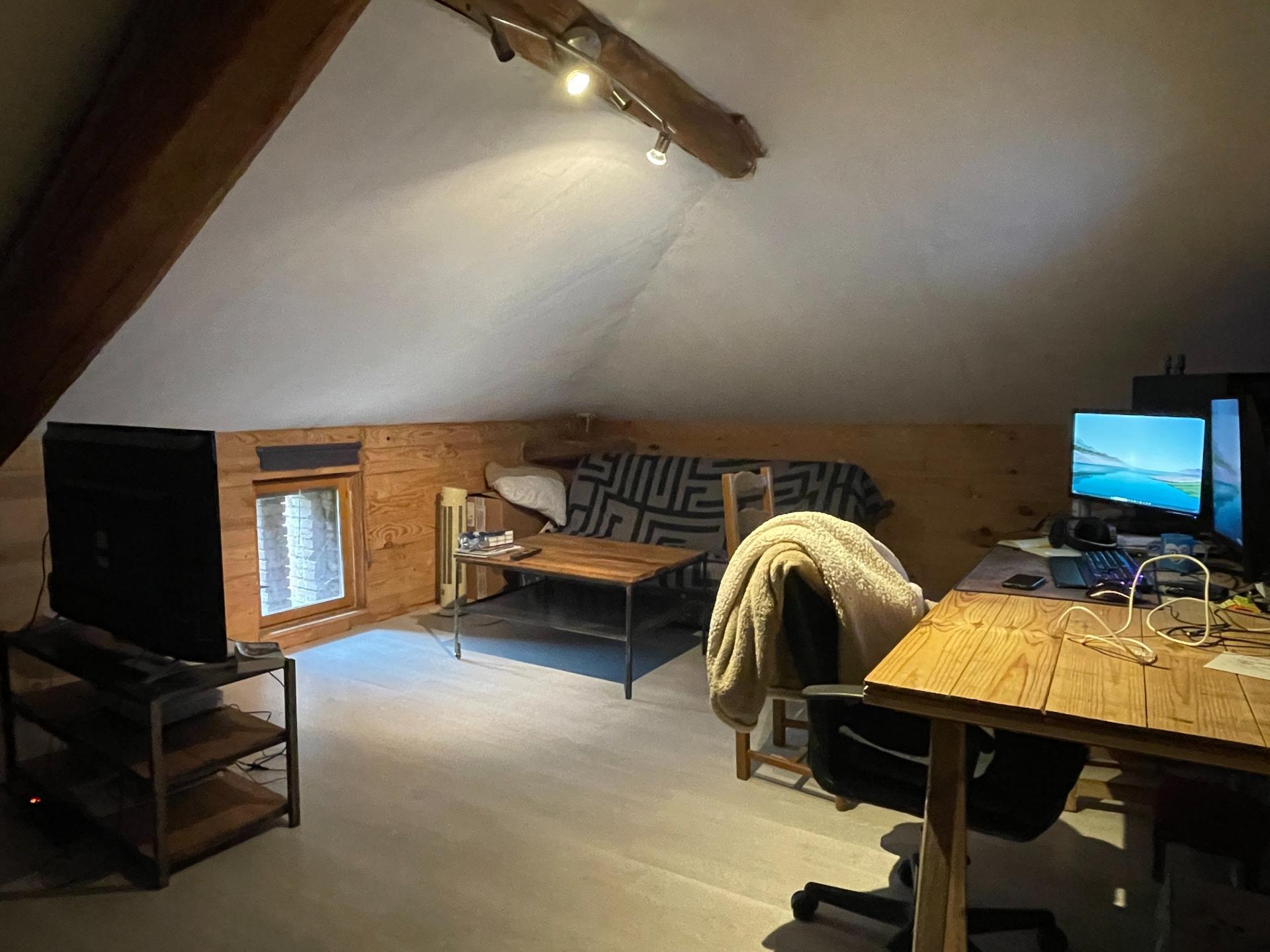 Photo 5 of the listing.