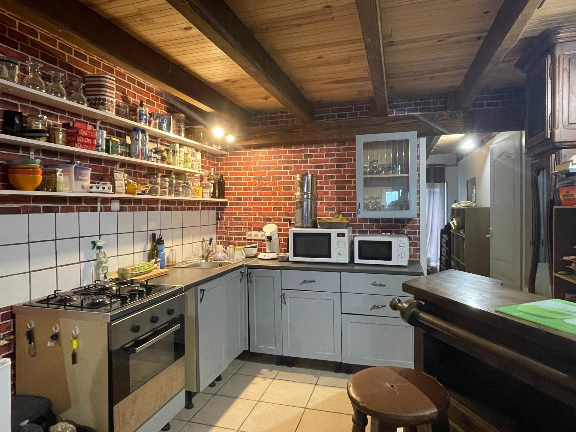 Photo 2 of the listing.