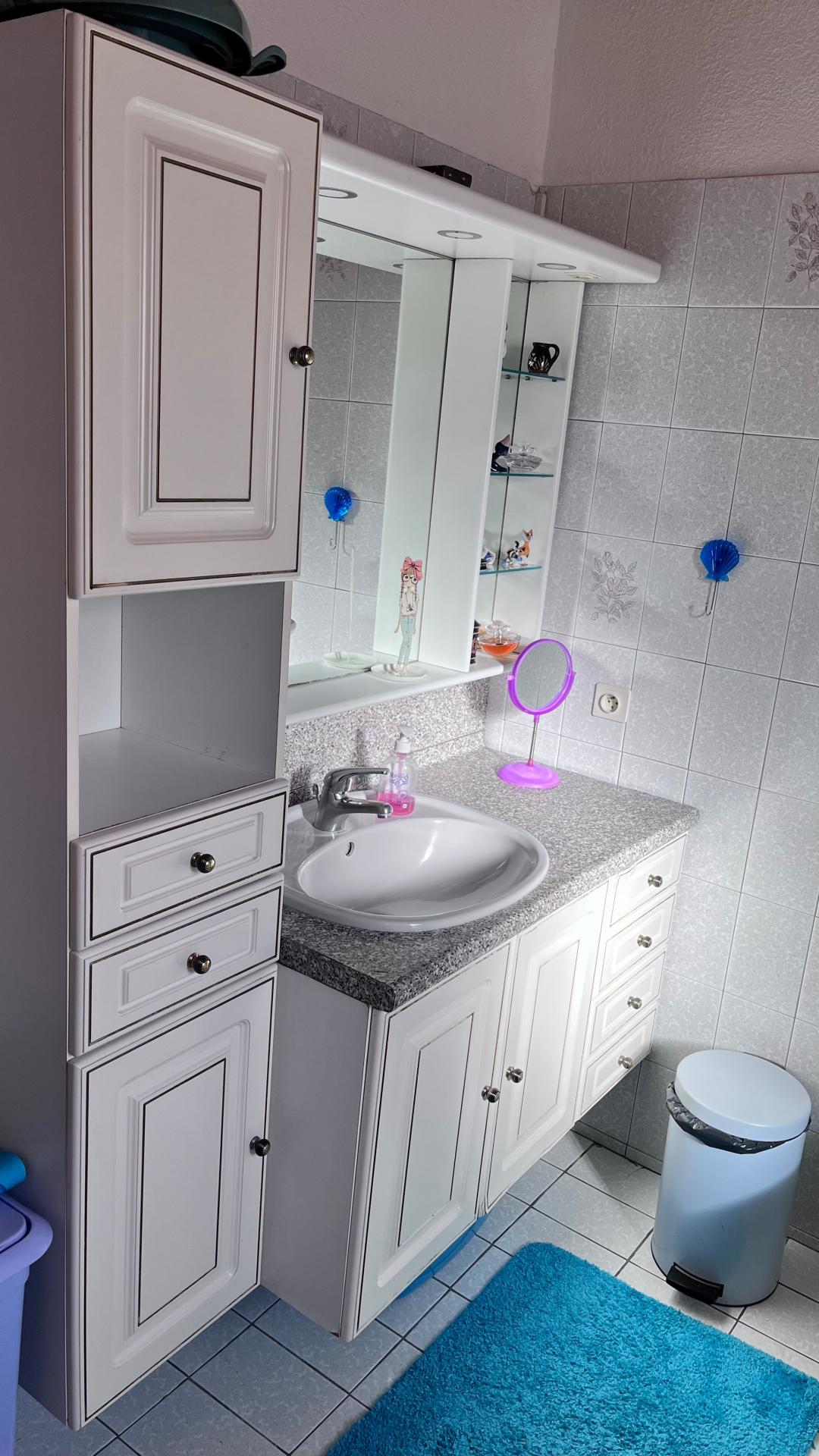 Photo 5 of the listing.