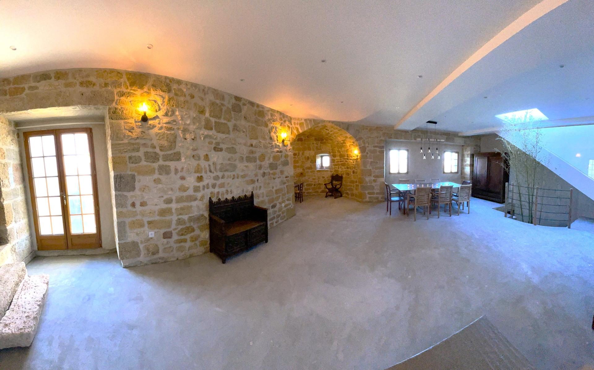 Photo 6 of the listing.