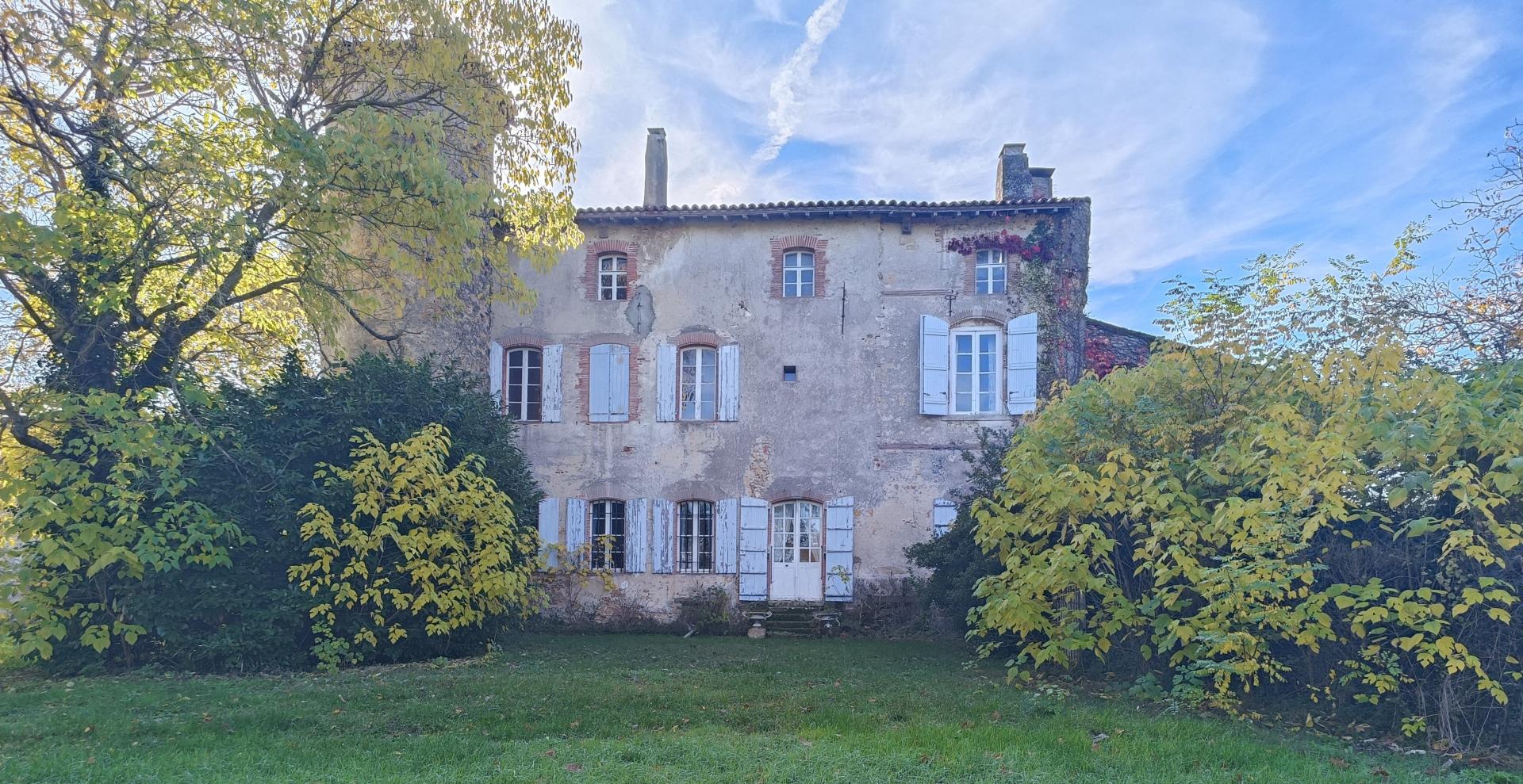 Photo 5 of the listing.