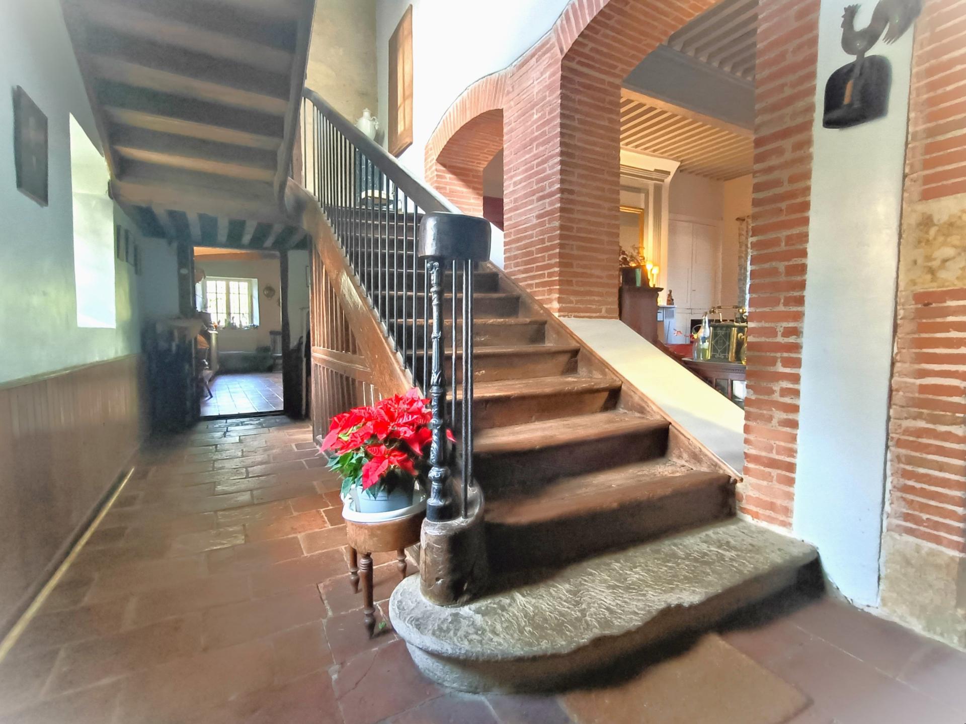 Photo 6 of the listing.