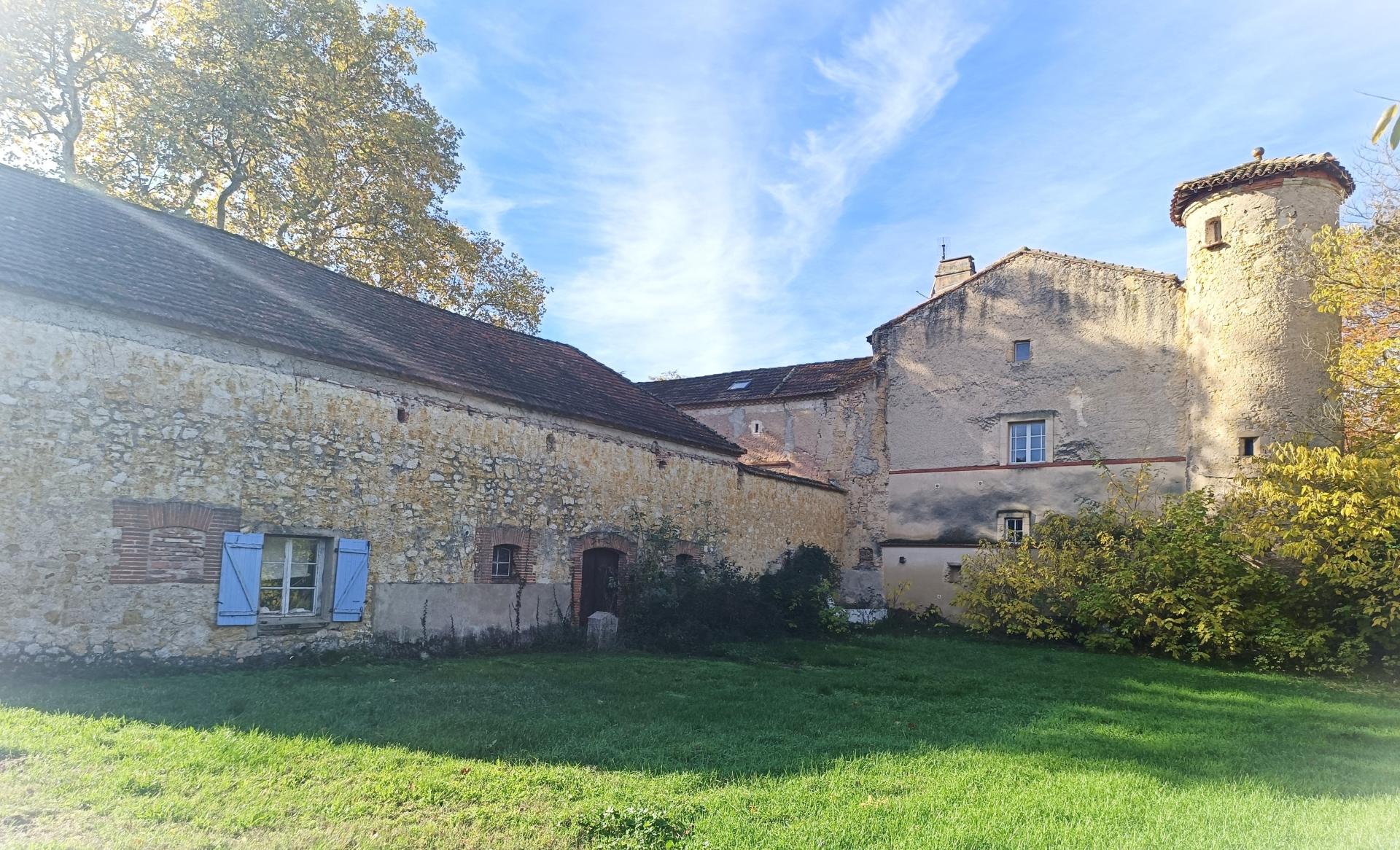 Photo 4 of the listing.