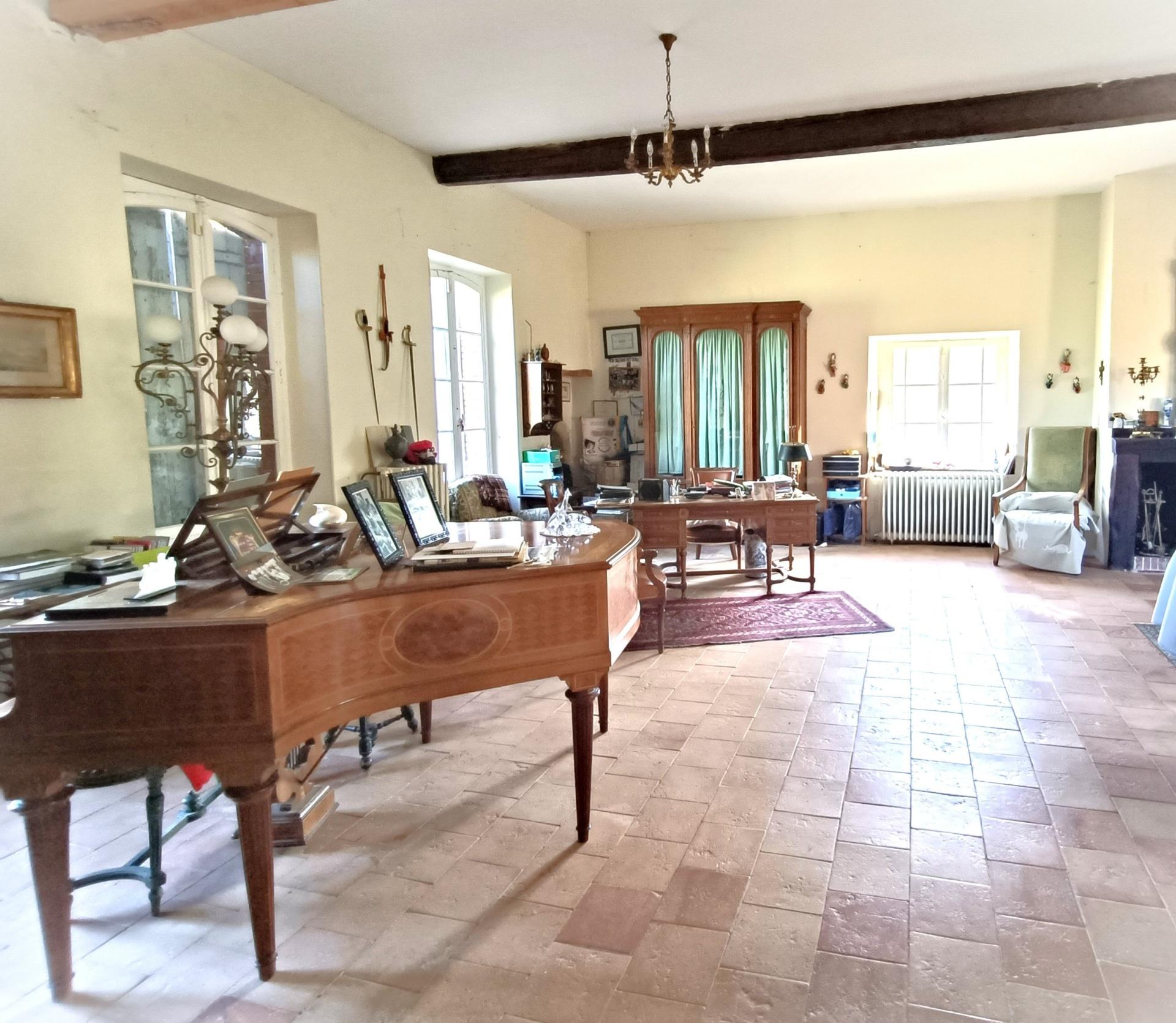 Photo 10 of the listing.