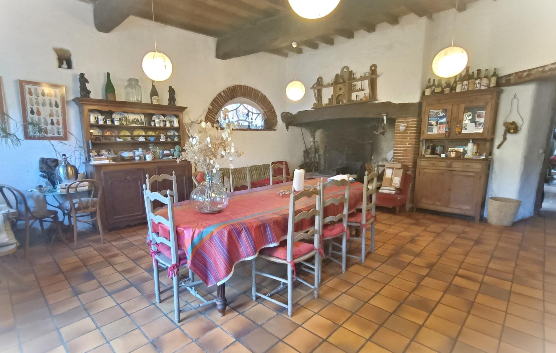 Photo 7 of the listing.