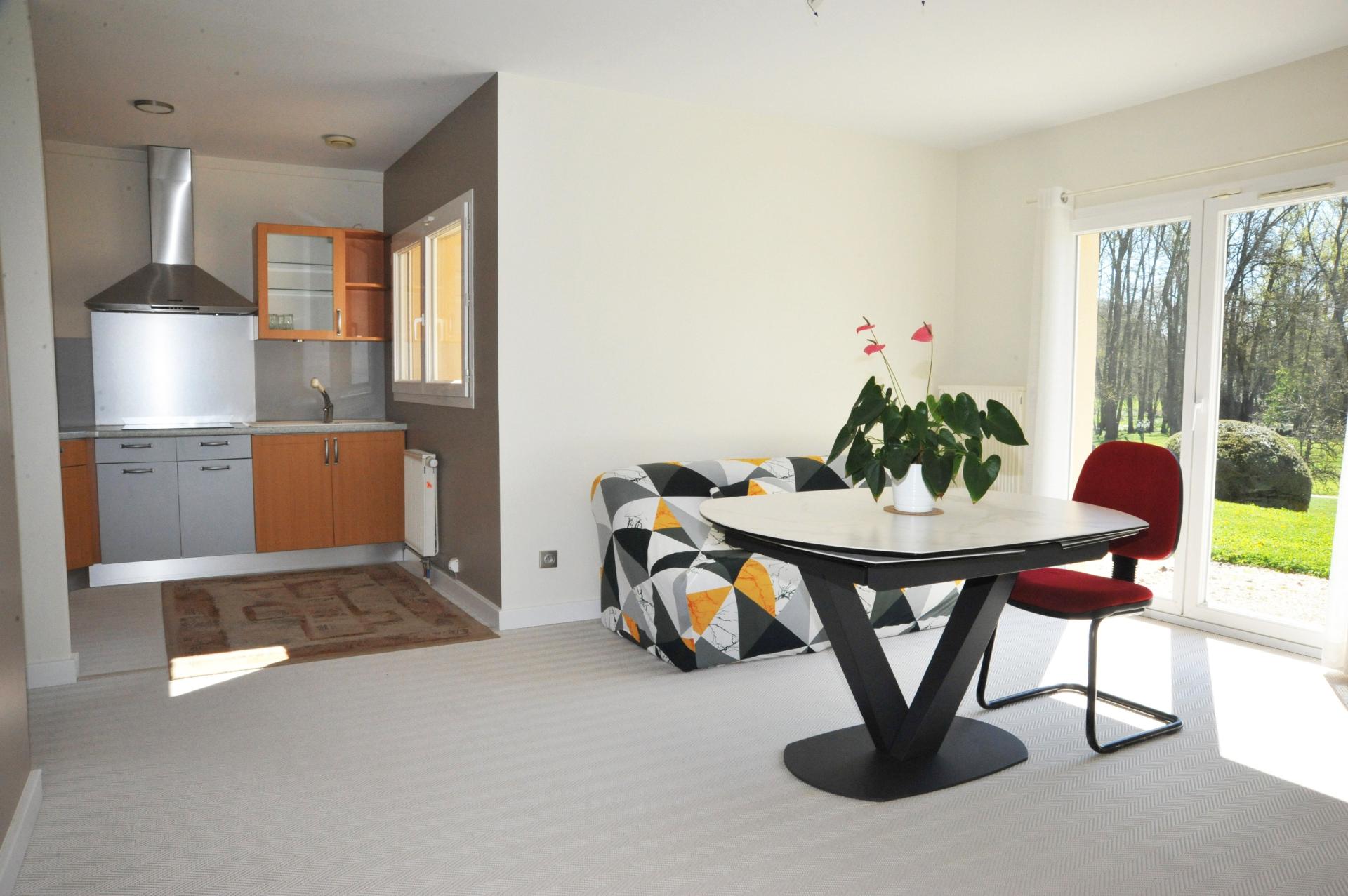 Photo 9 of the listing.