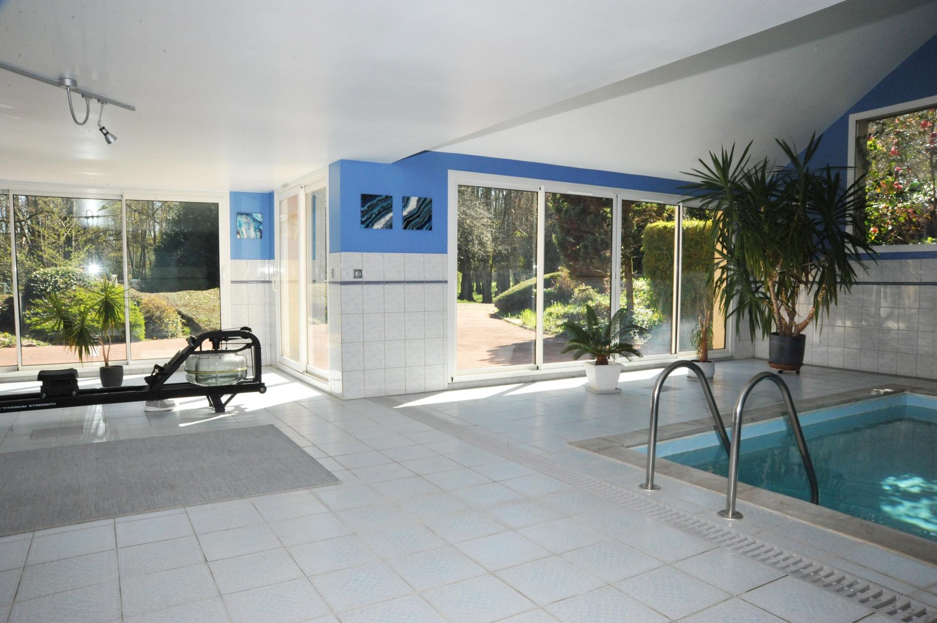 Photo 10 of the listing.