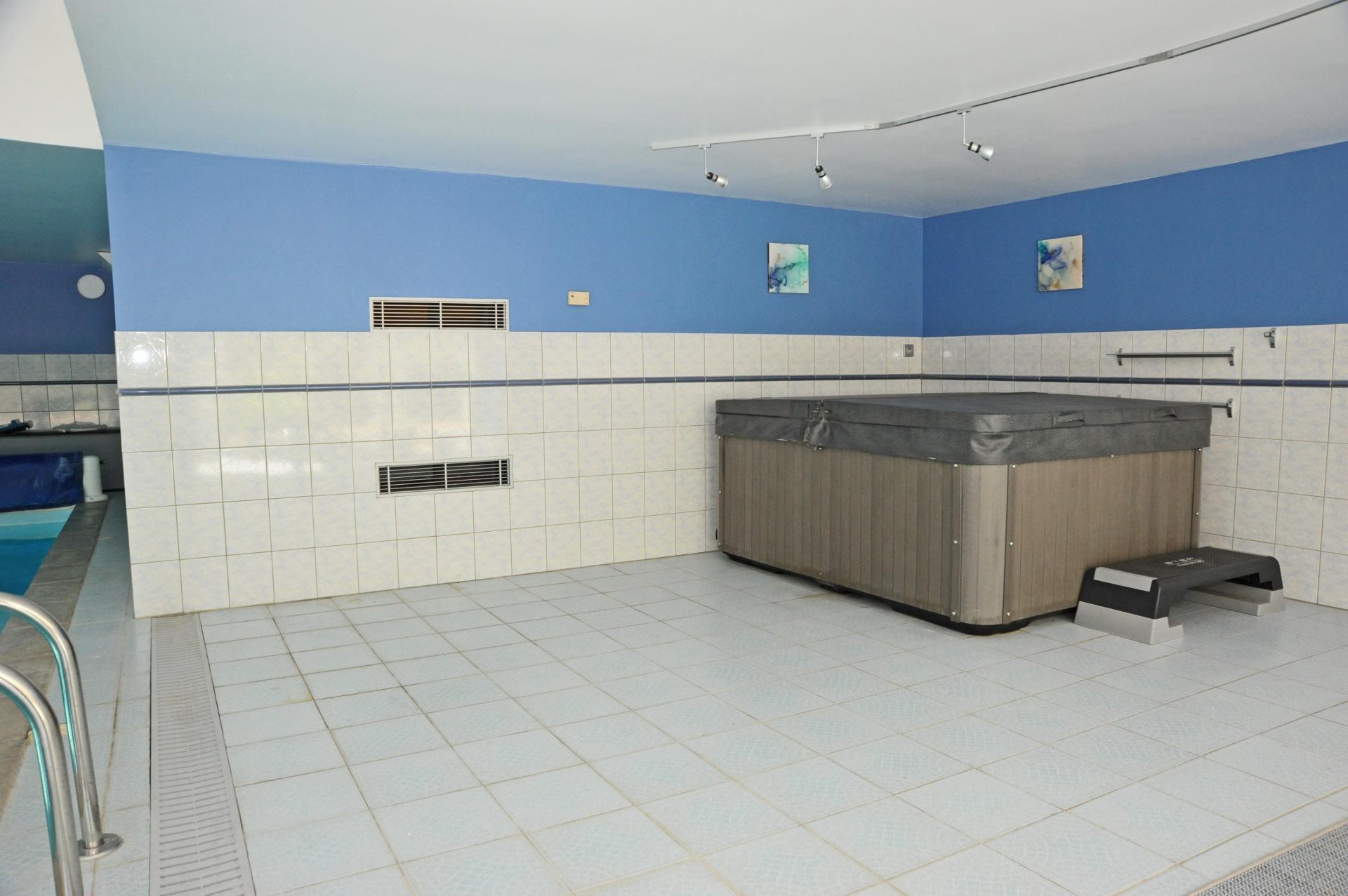 Photo 13 of the listing.