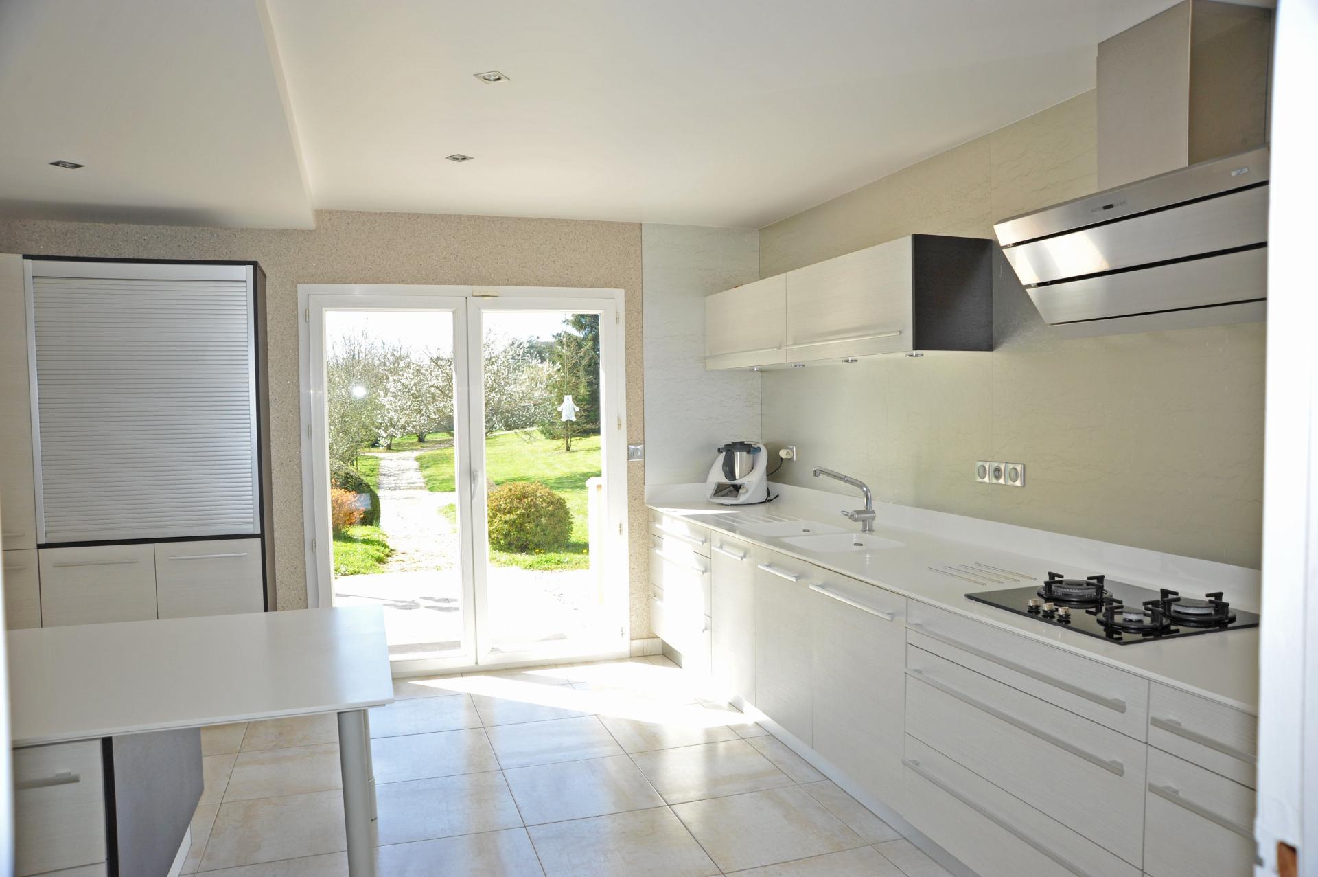 Photo 6 of the listing.