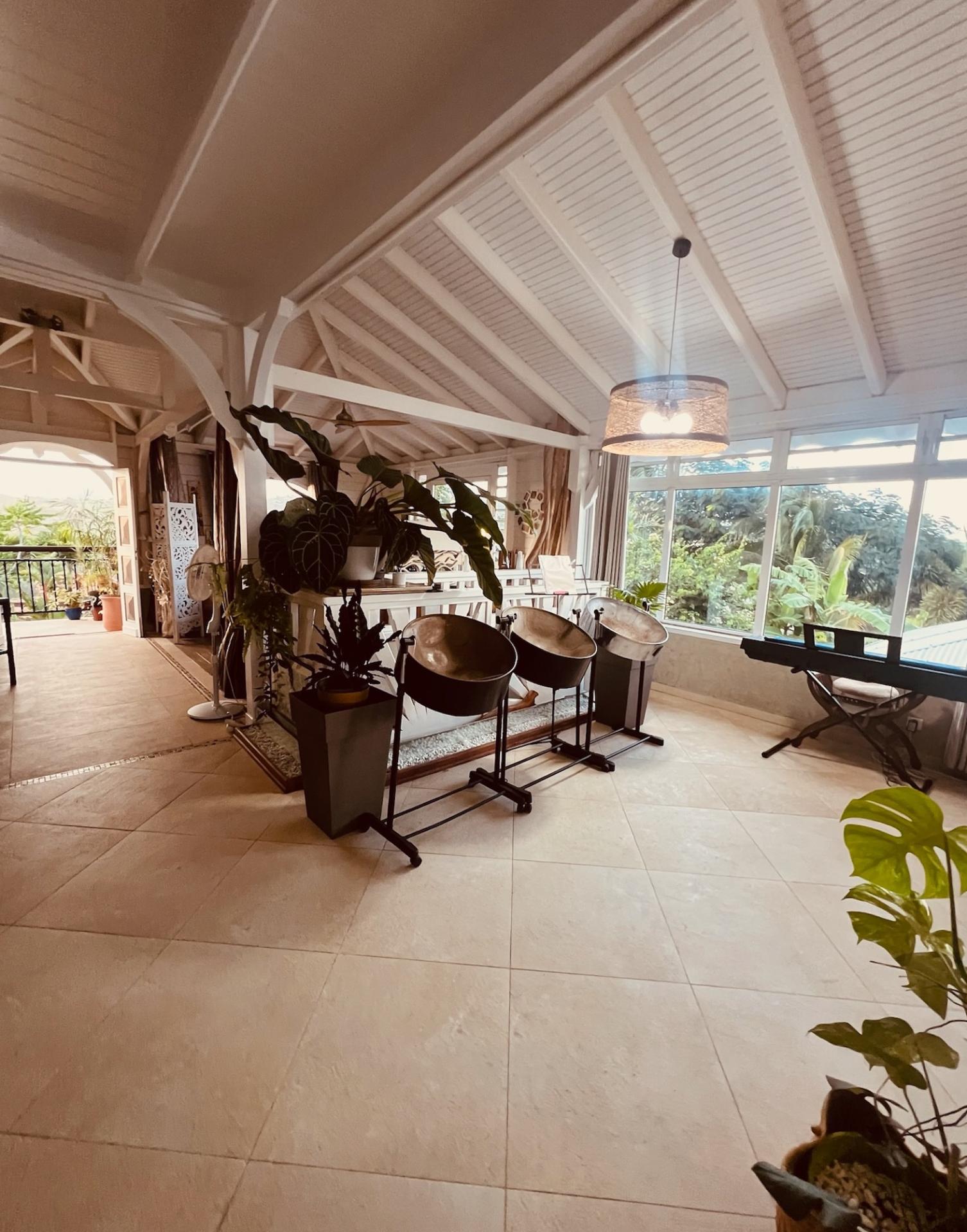 Photo 3 of the listing.