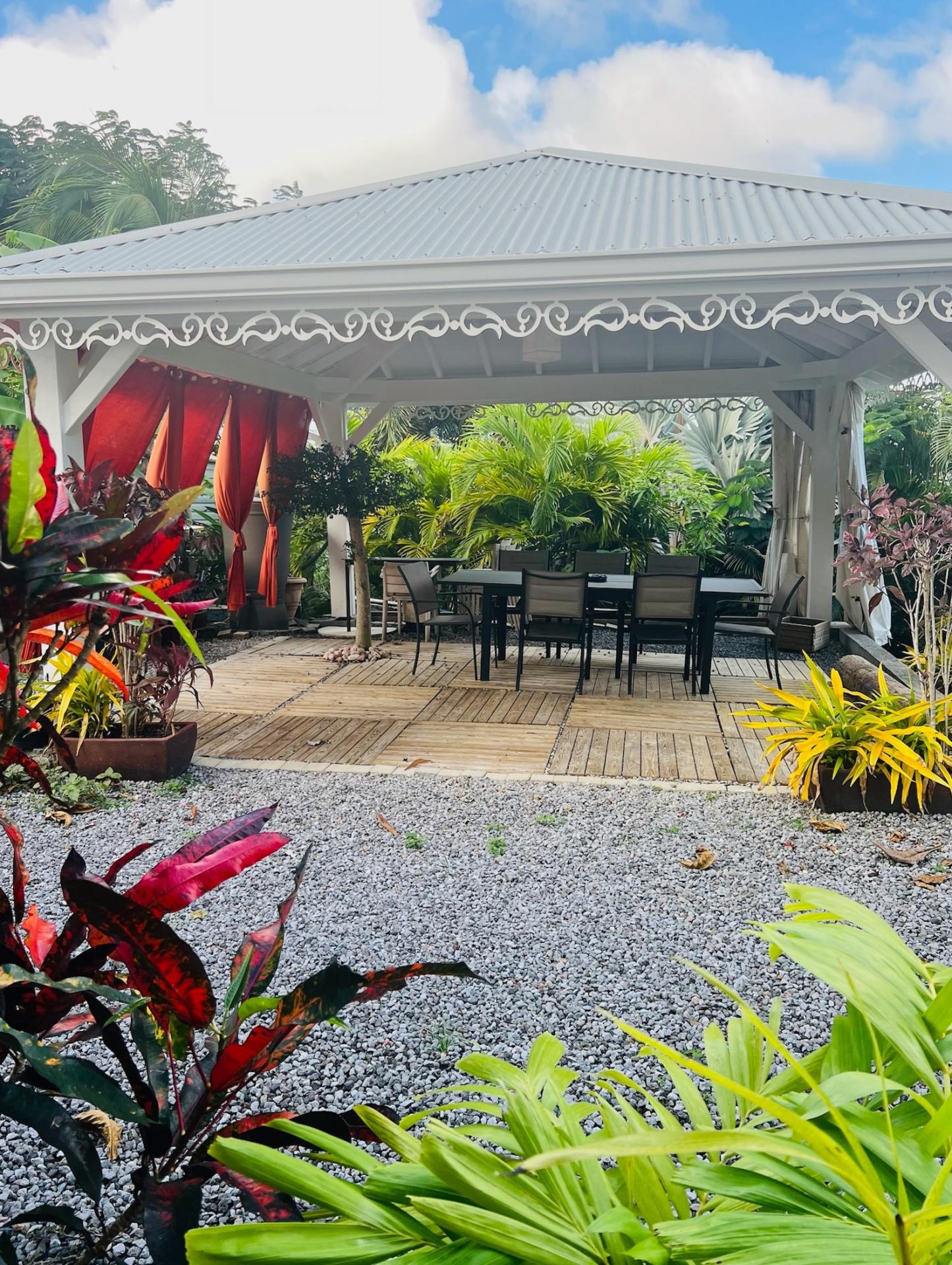 Photo 10 of the listing.