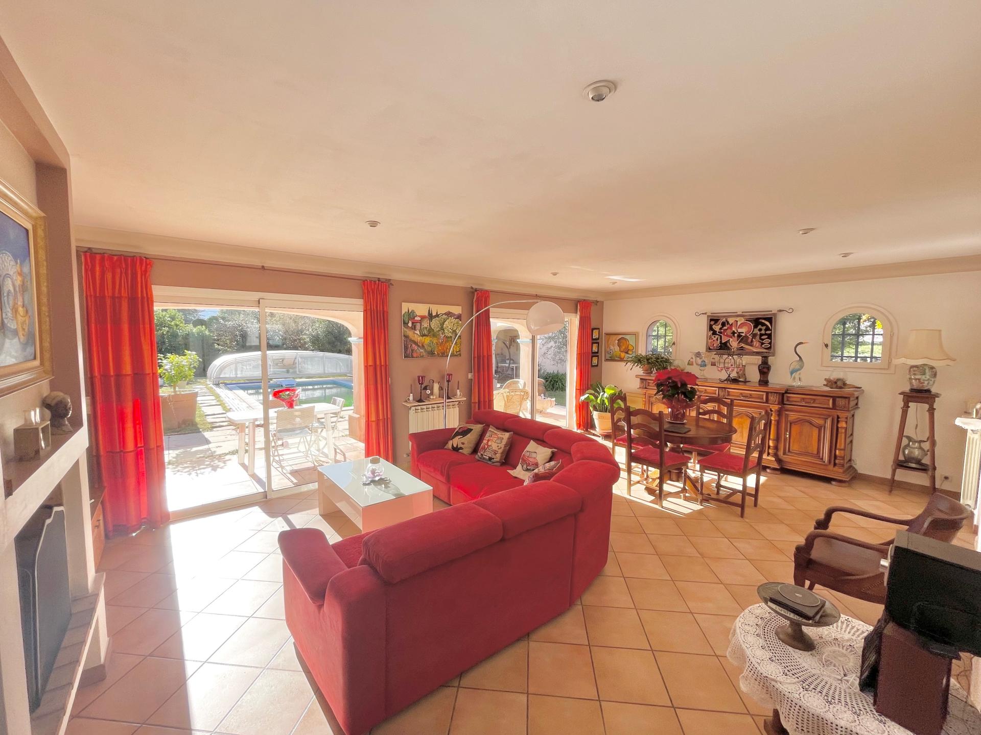 Photo 3 of the listing.