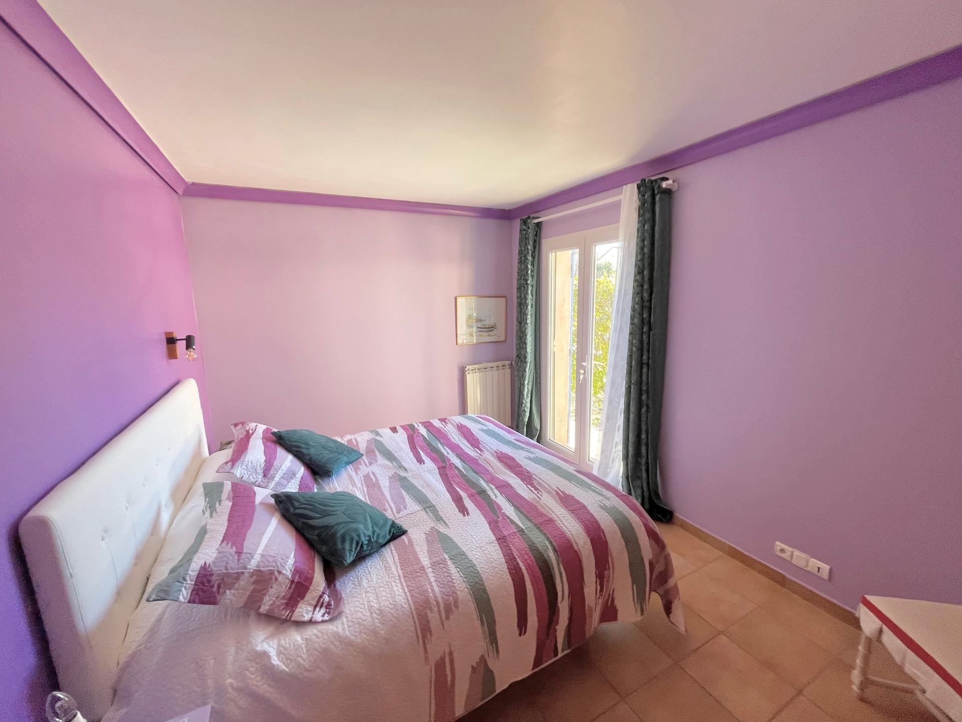 Photo 7 of the listing.