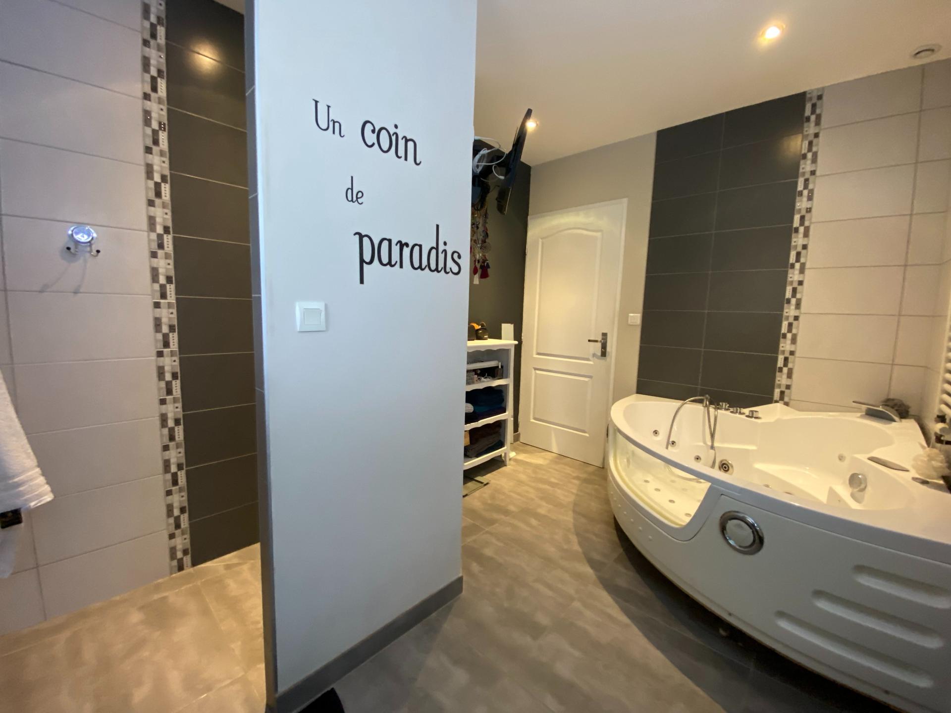 Photo 28 de l'annonce.